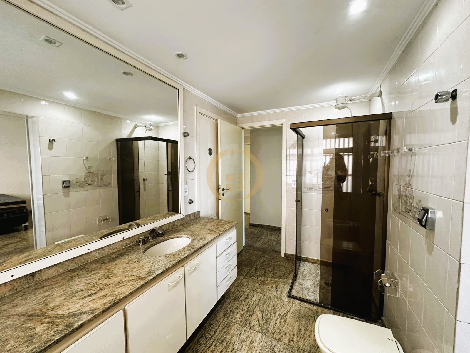 Apartamento Frente ao Mar nas Pitangueiras, Guarujá - SP