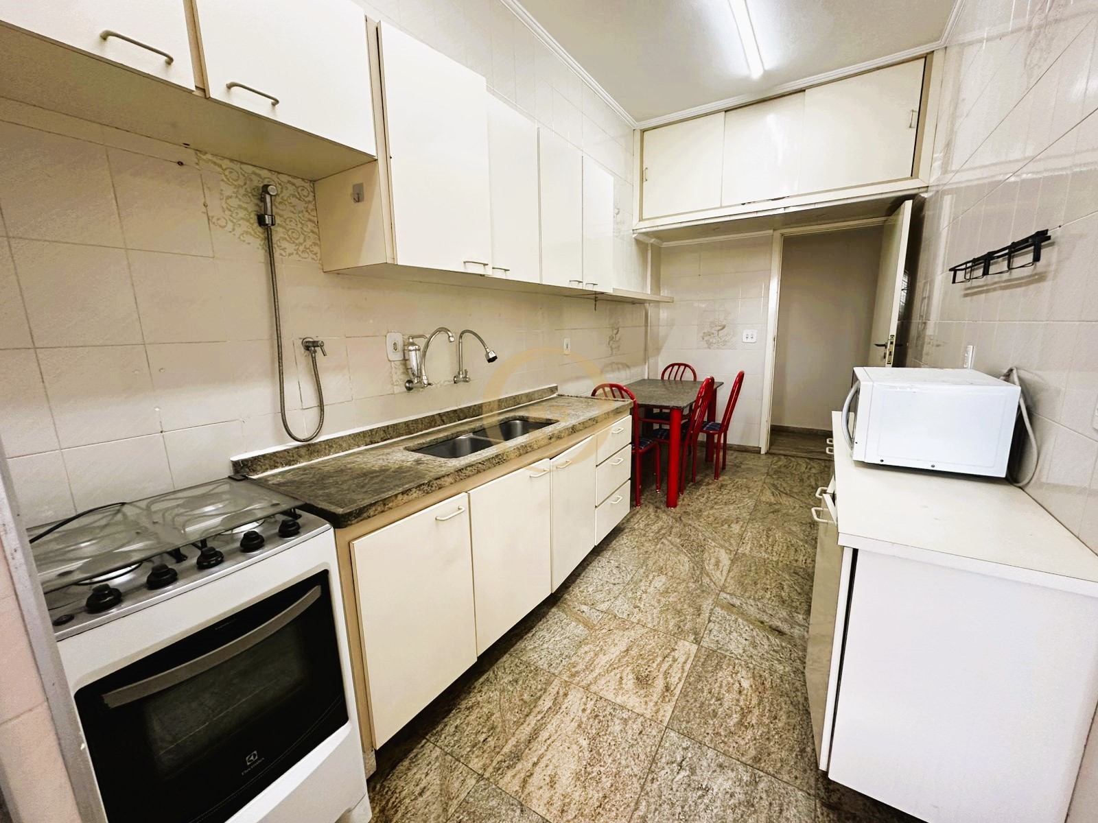 Apartamento Frente ao Mar nas Pitangueiras, Guarujá - SP