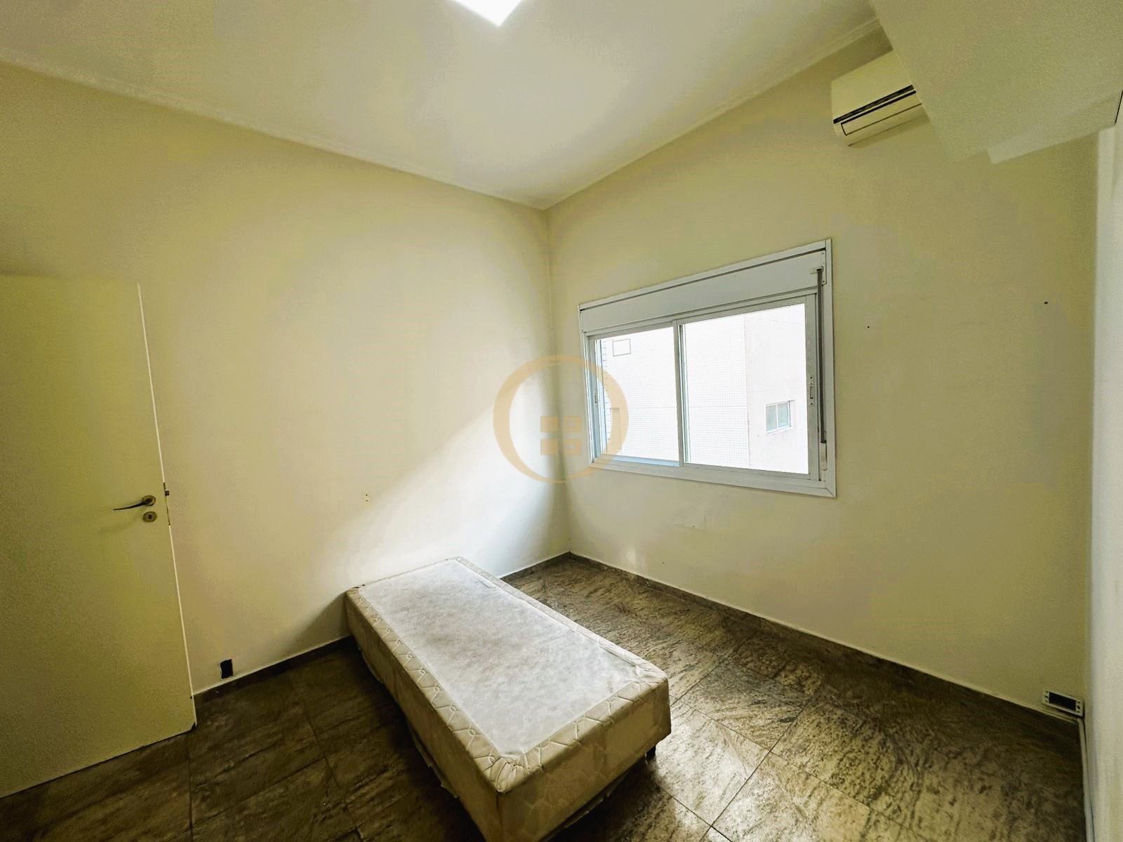Apartamento Frente ao Mar nas Pitangueiras, Guarujá - SP