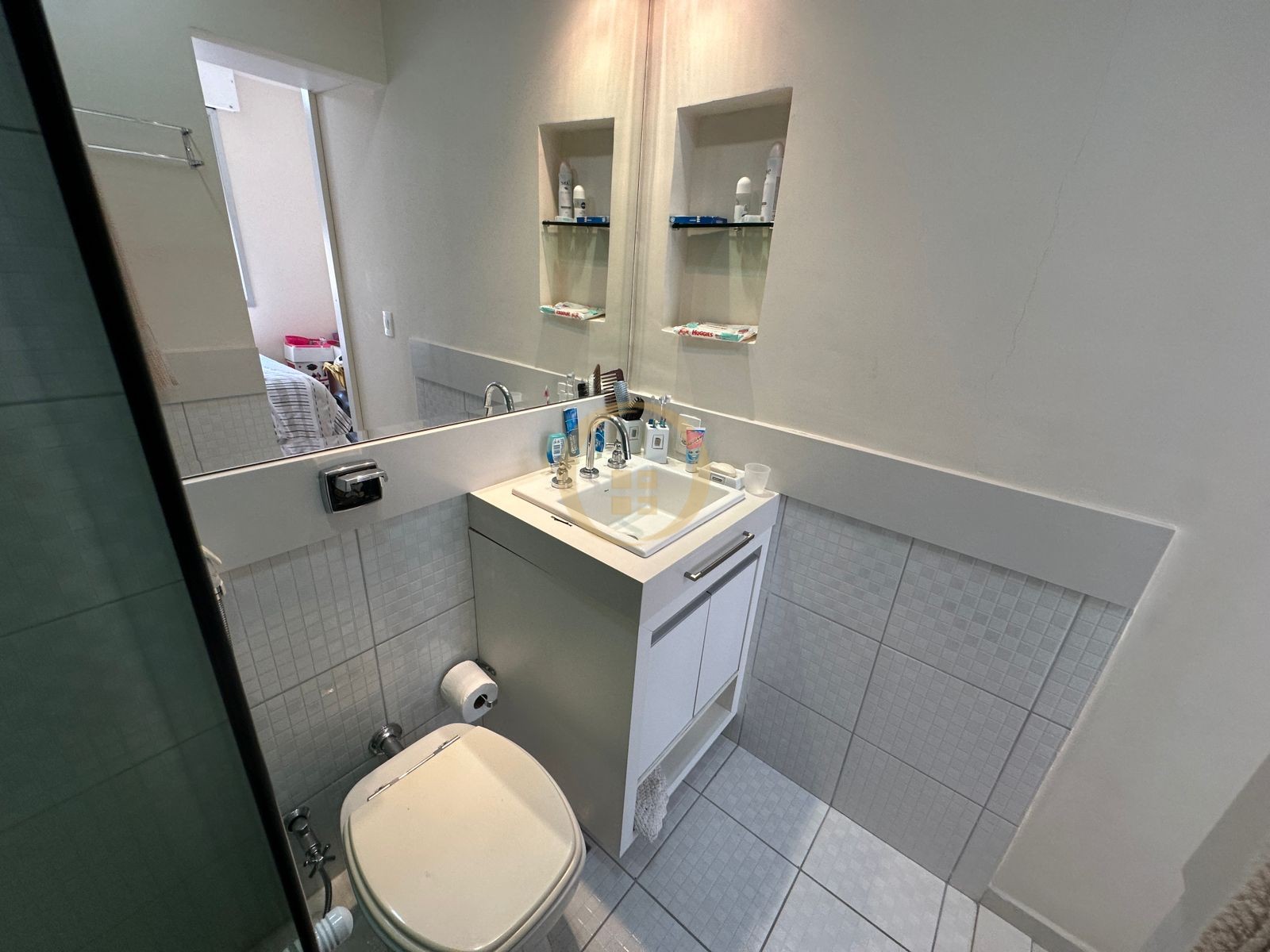 Apartamento na Praia das Pitangueiras, Guarujá - SP