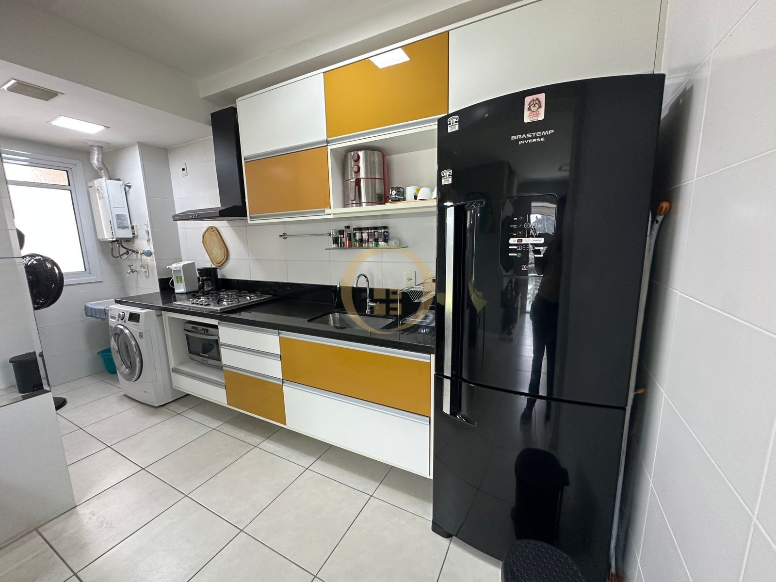Apartamento na Praia das Pitangueiras, Guarujá - SP
