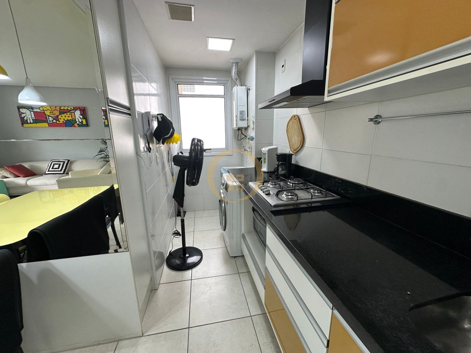 Apartamento na Praia das Pitangueiras, Guarujá - SP