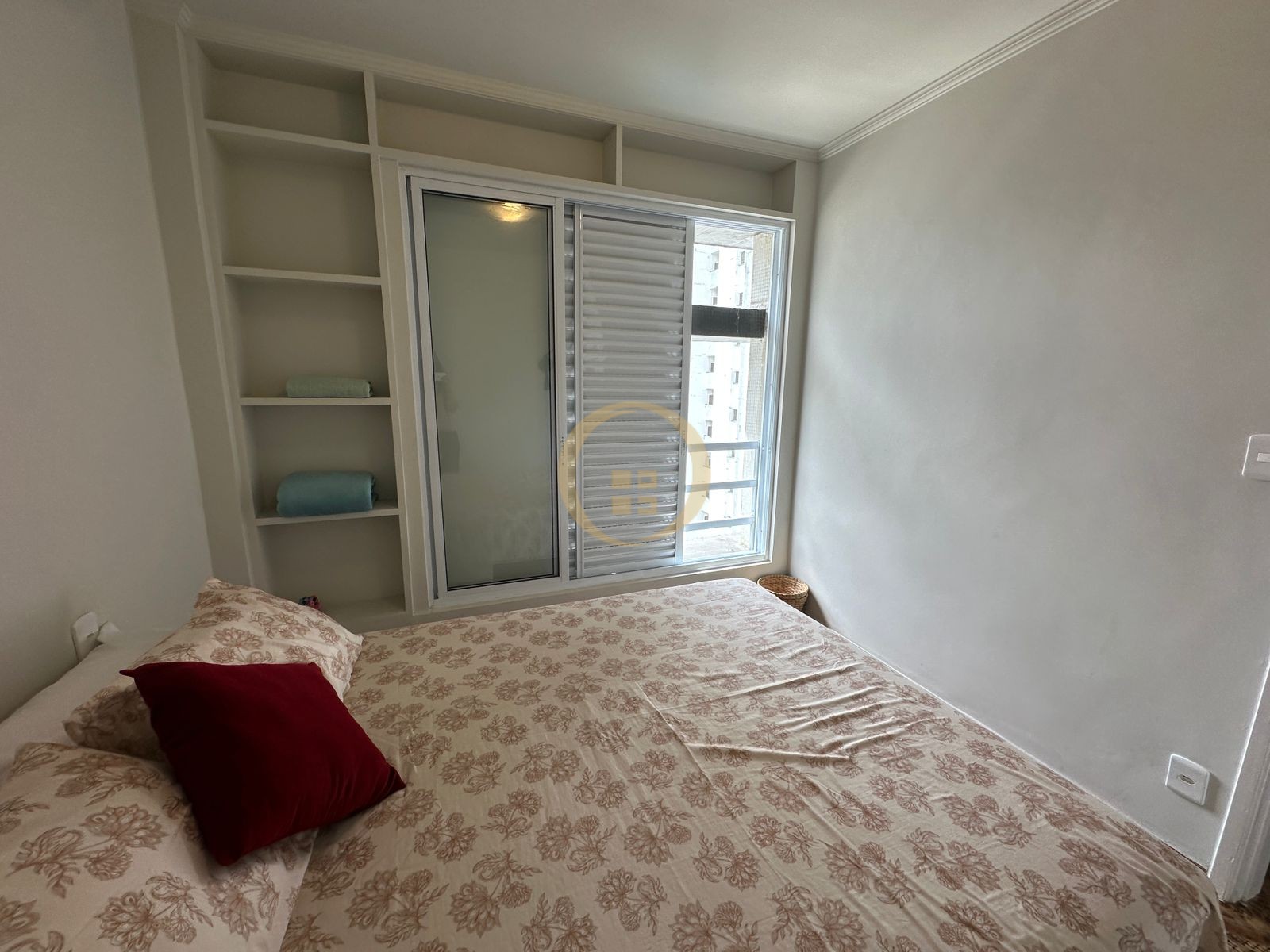 Apartamento na Praia das Pitangueiras, Guarujá - SP
