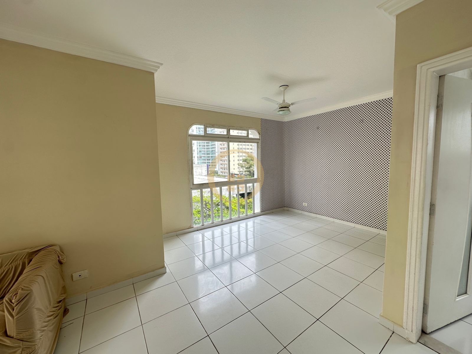 Apartamento na Praia das Pitangueiras, Guarujá - SP