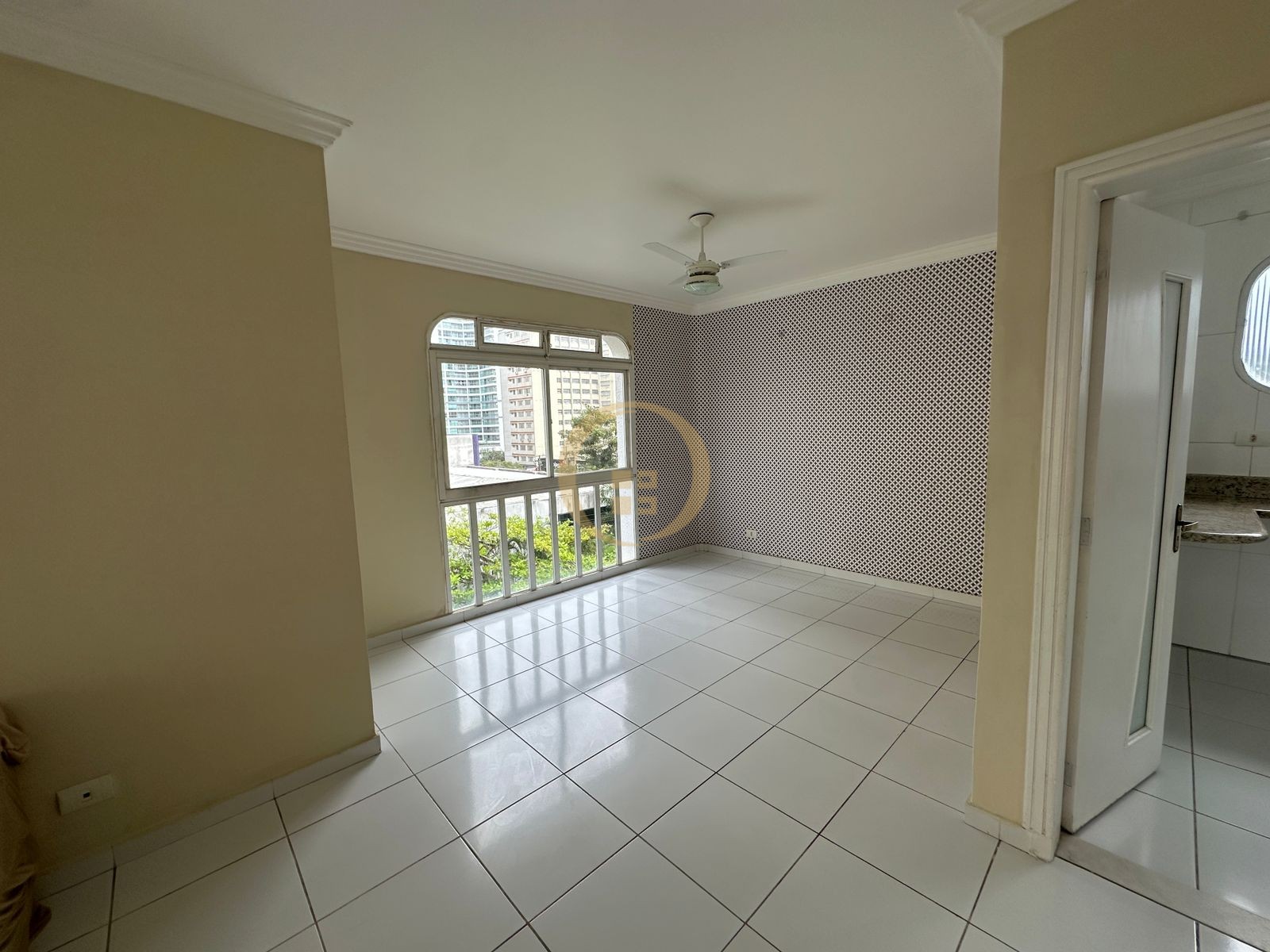 Apartamento na Praia das Pitangueiras, Guarujá - SP