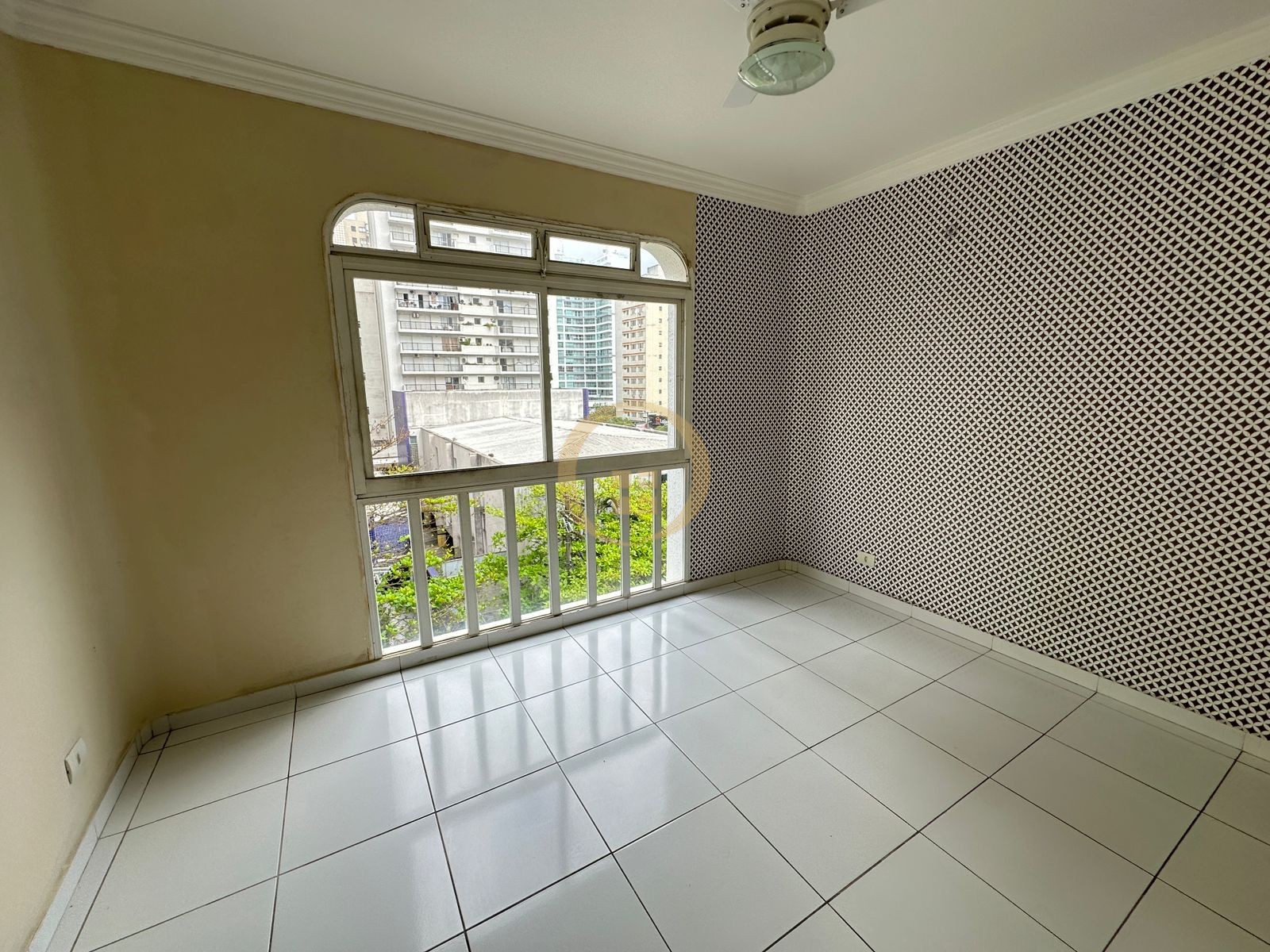 Apartamento na Praia das Pitangueiras, Guarujá - SP