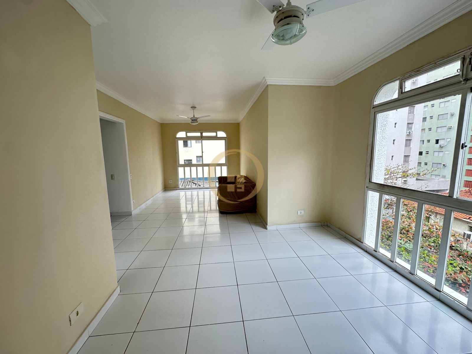 Apartamento na Praia das Pitangueiras, Guarujá - SP