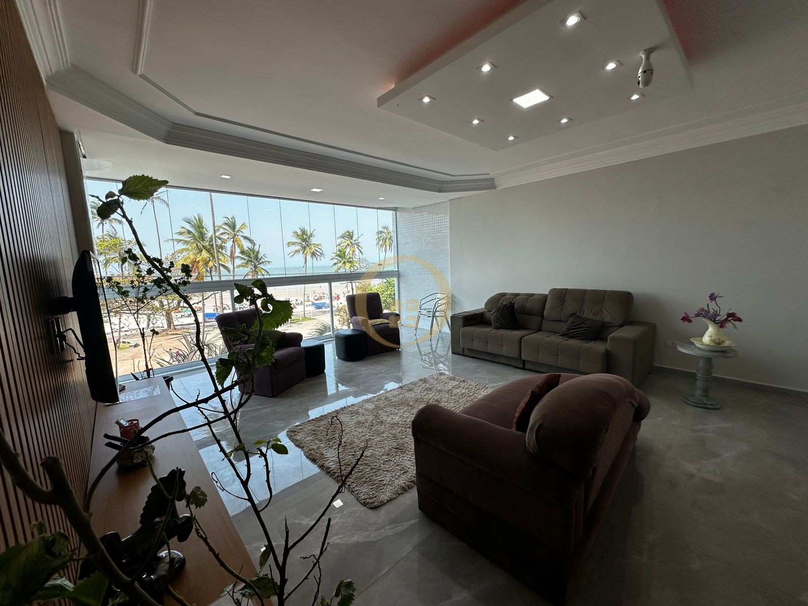 Apartamento Frente ao Mar-3-dormitorios-Pitangueiras