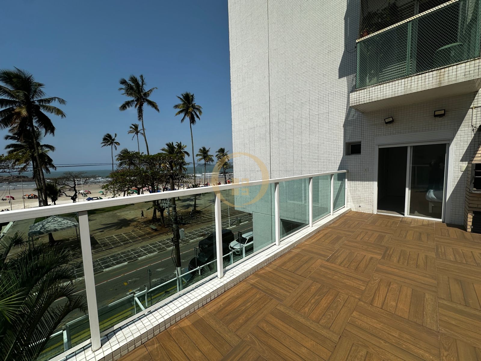 Apartamento Frente ao Mar-3-dormitorios-Pitangueiras