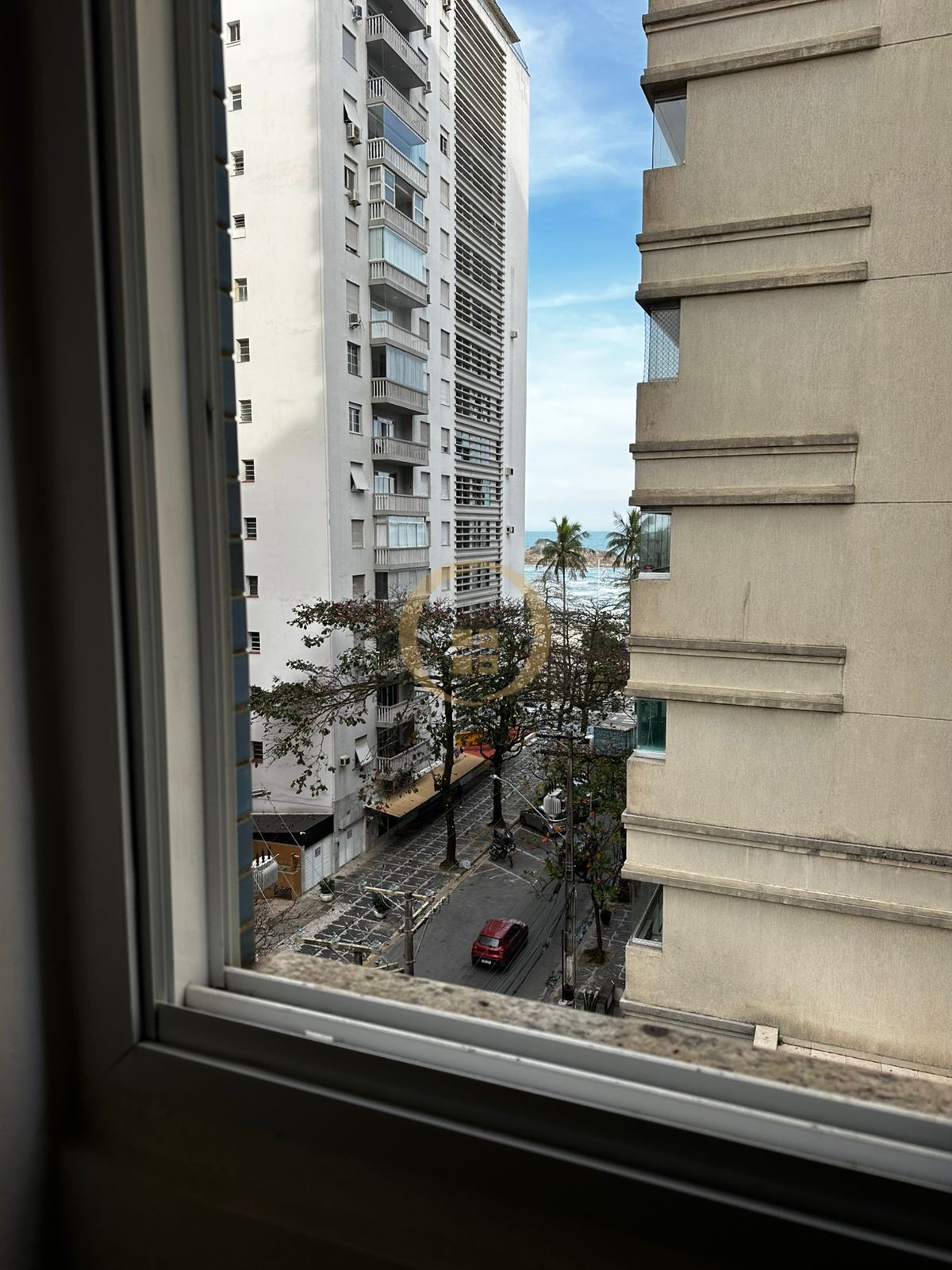 Apartamento na Praia das Pitangueiras, Guarujá - SP