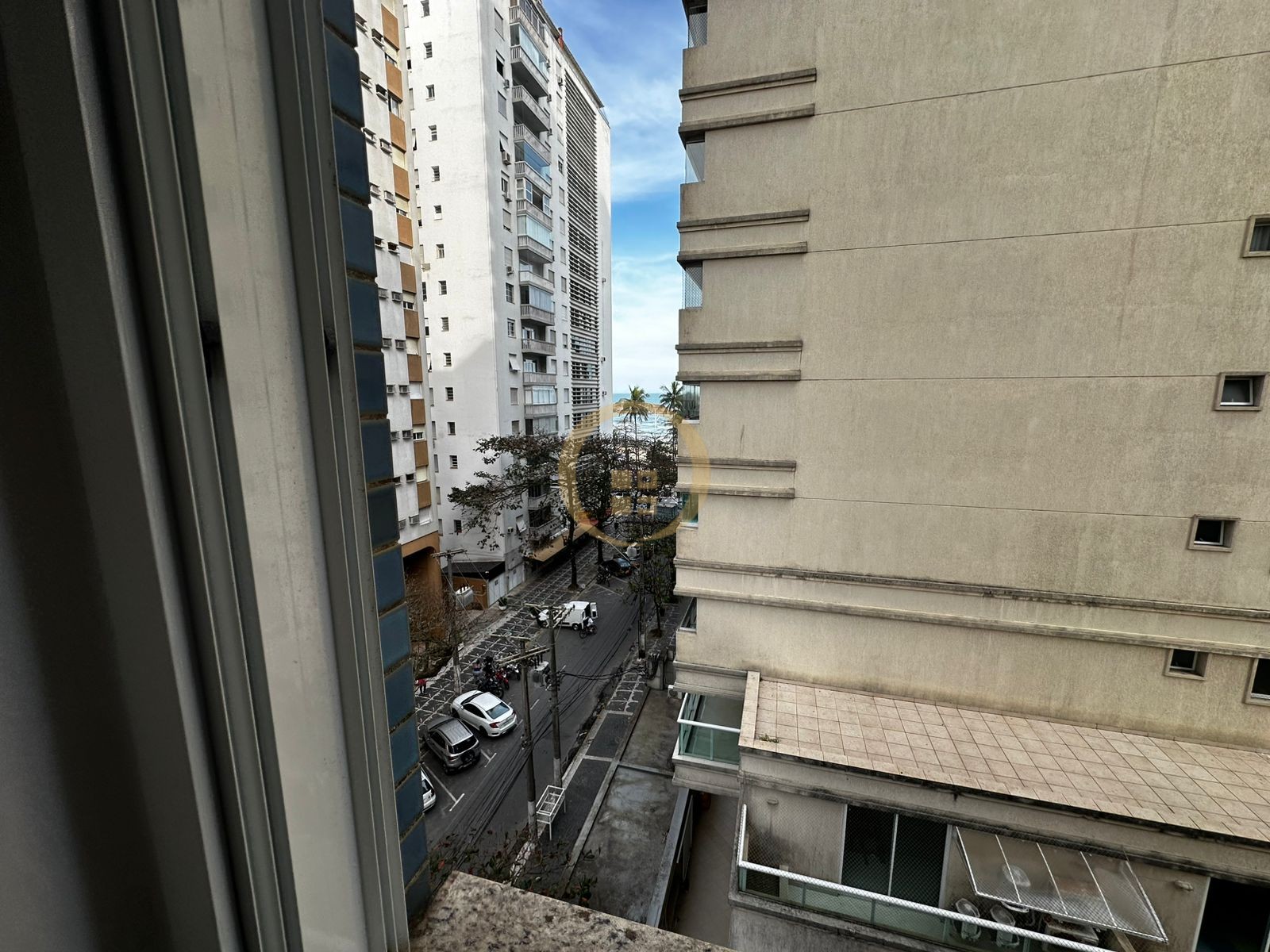 Apartamento na Praia das Pitangueiras, Guarujá - SP