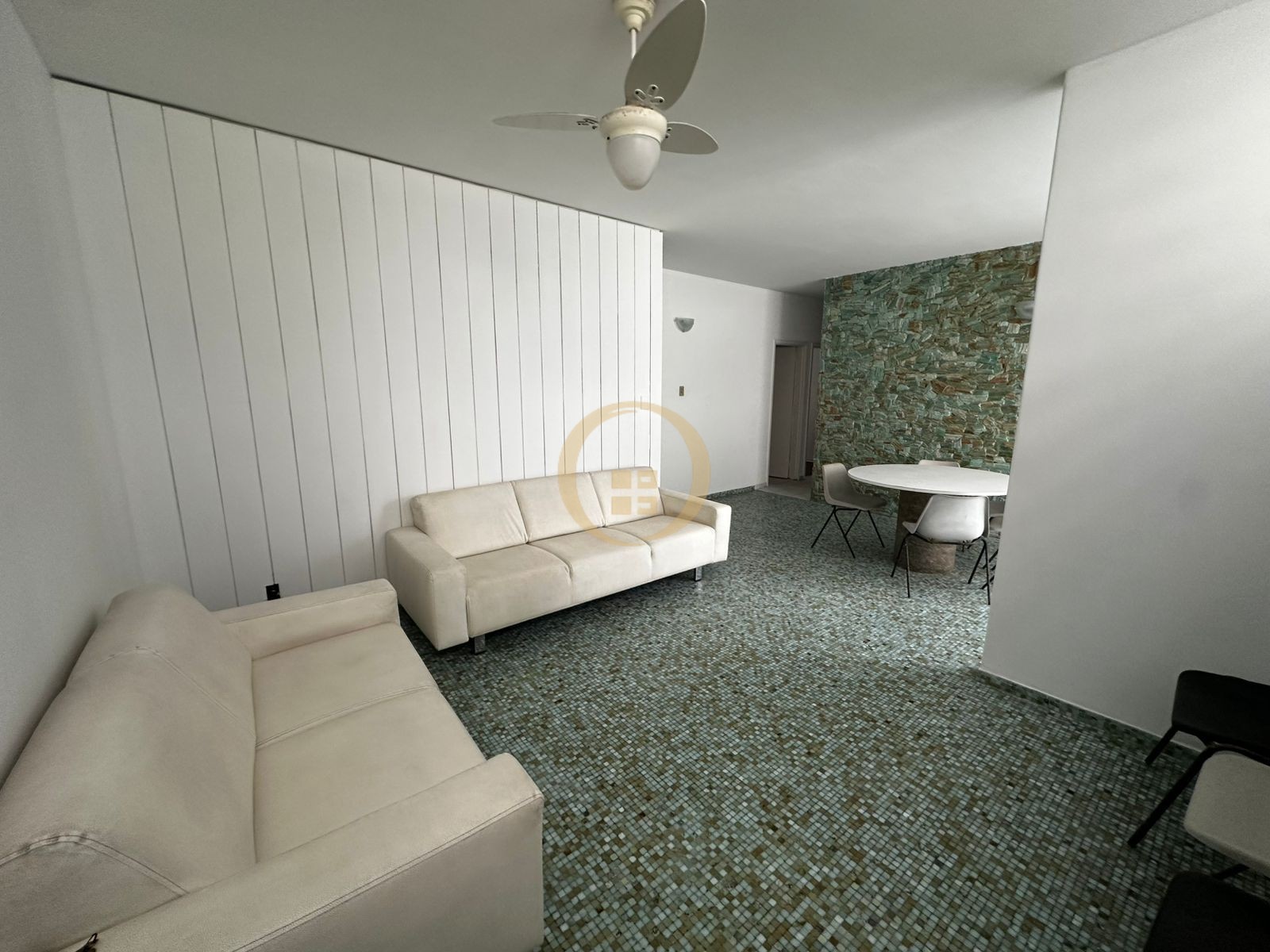 Apartamento na Praia das Pitangueiras, Guarujá - SP