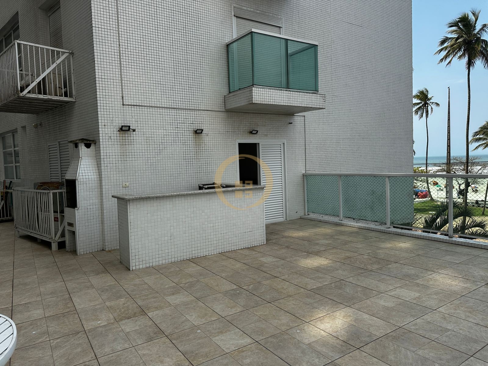 Apartamento Frente ao Mar-3-dormitorios-Pitangueiras