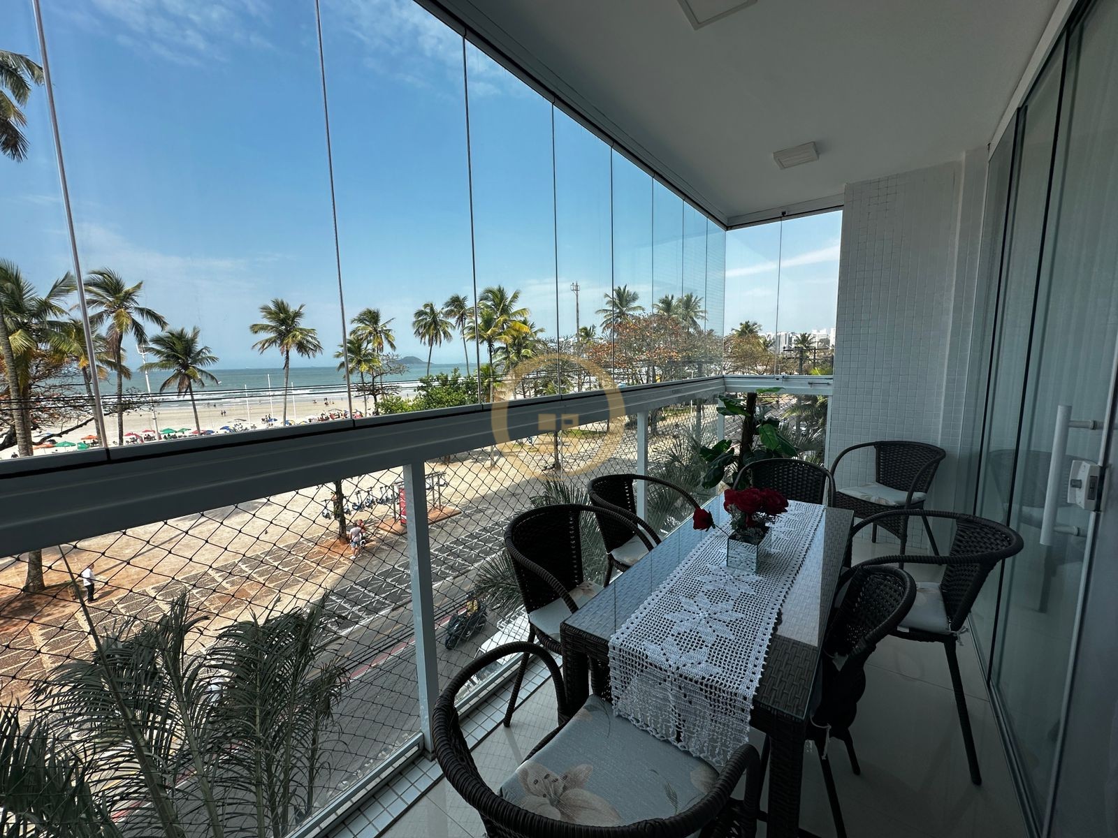 Apartamento Frente ao Mar-3-dormitorios-Pitangueiras