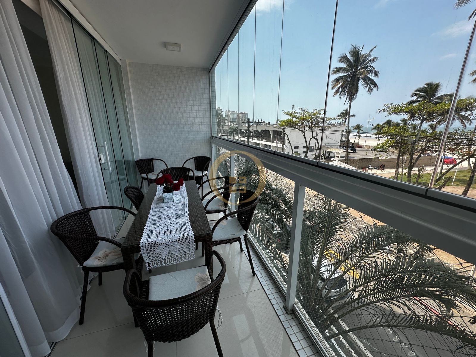Apartamento Frente ao Mar-3-dormitorios-Pitangueiras