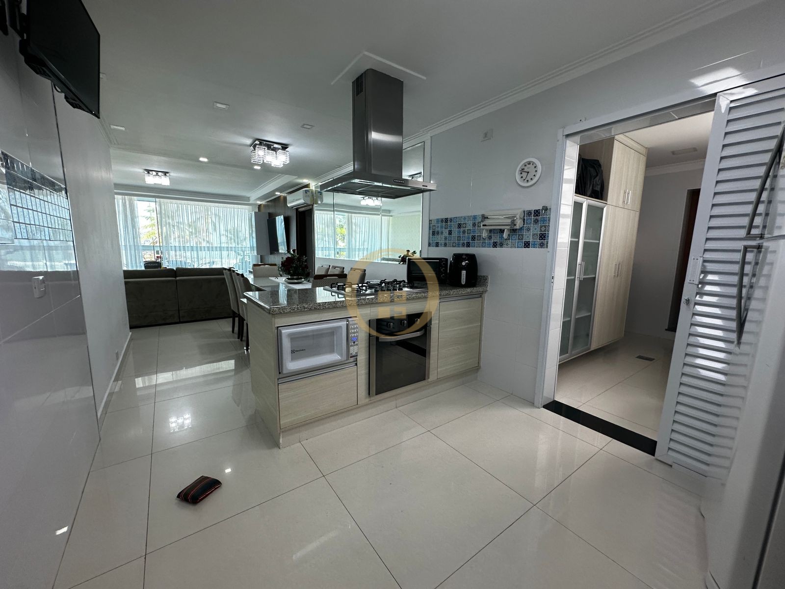 Apartamento Frente ao Mar-3-dormitorios-Pitangueiras
