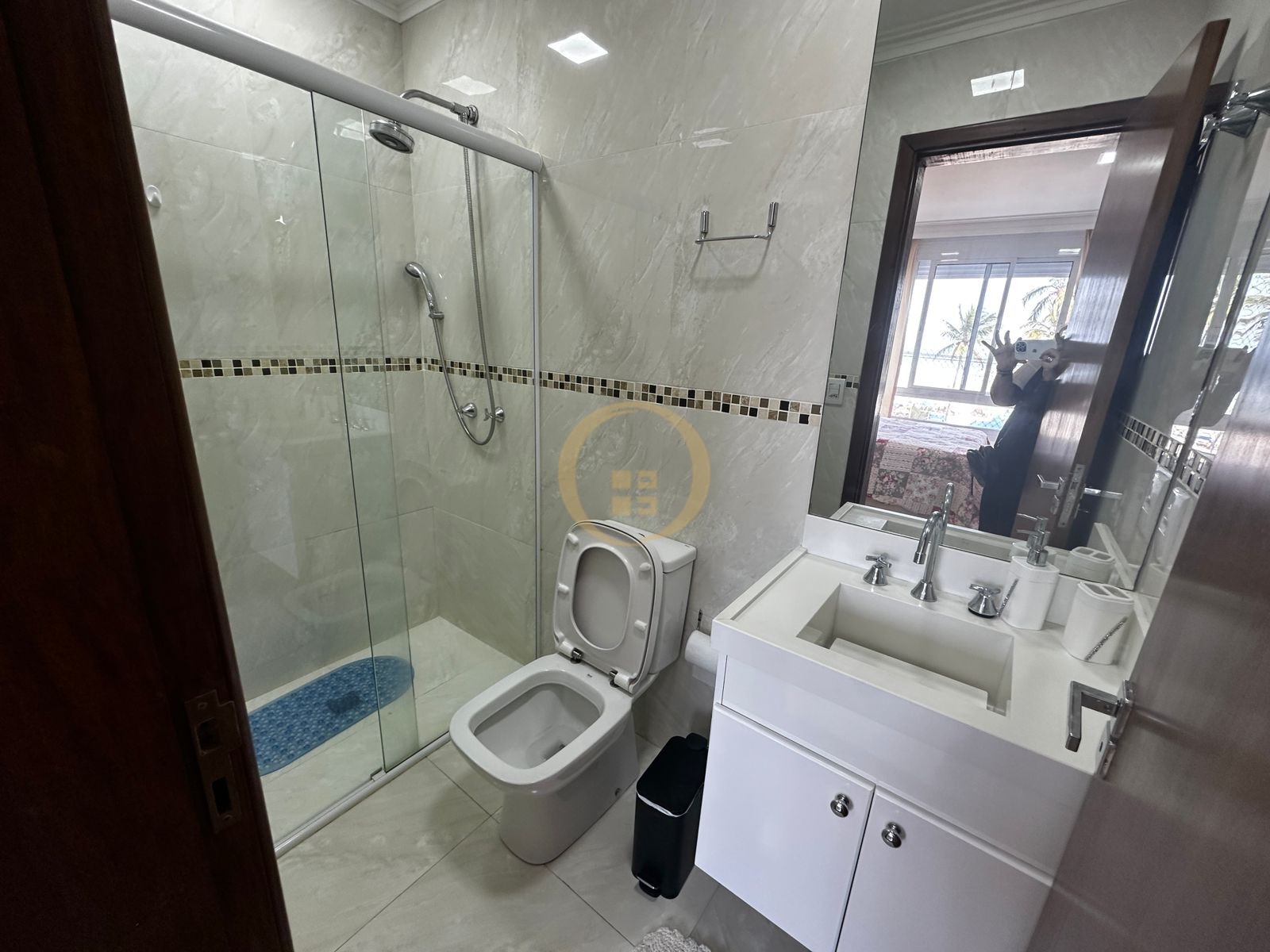 Apartamento Frente ao Mar-3-dormitorios-Pitangueiras