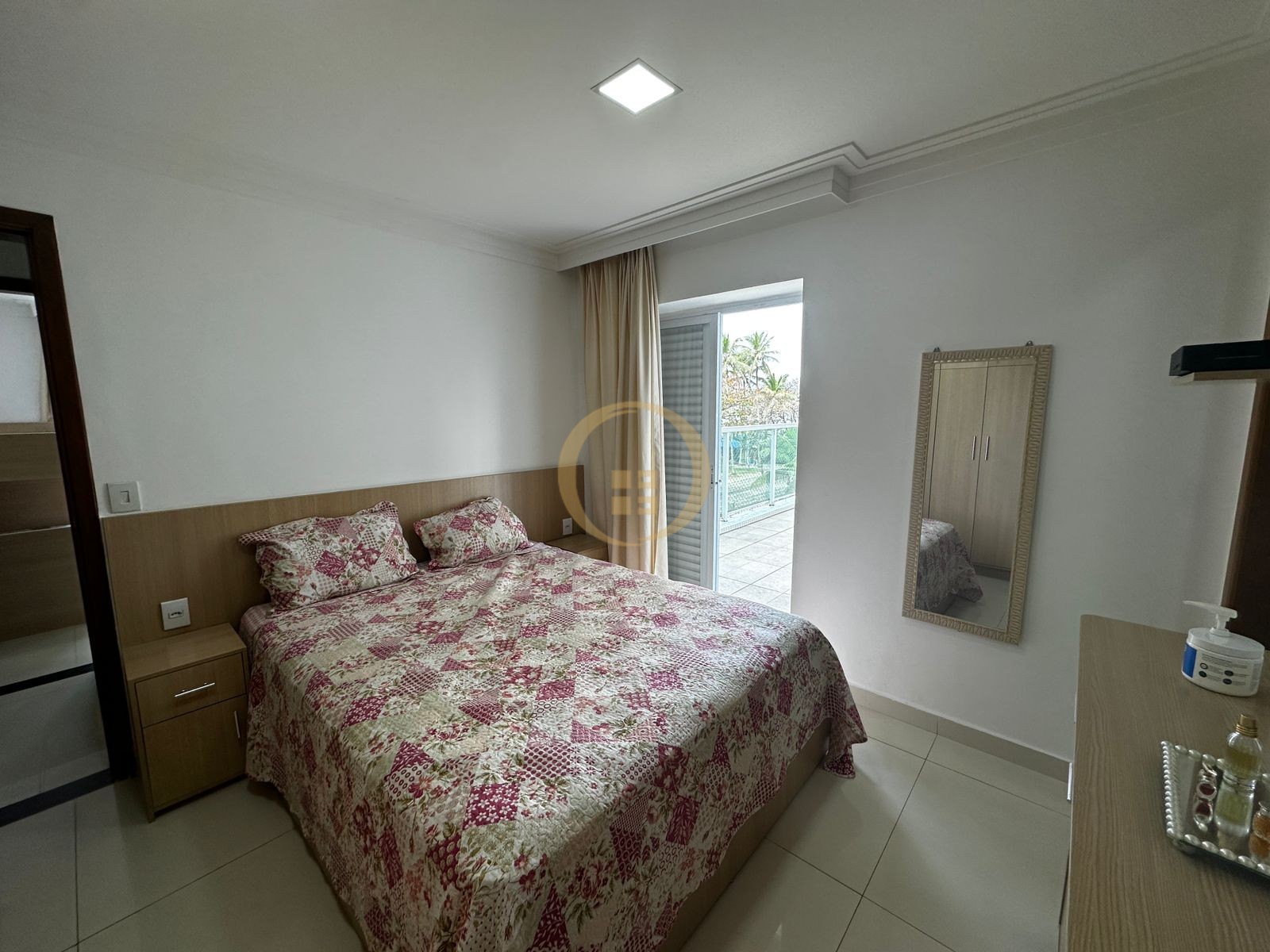 Apartamento Frente ao Mar-3-dormitorios-Pitangueiras