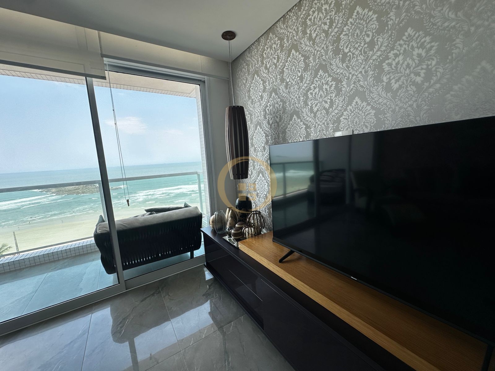 Apartamento Frente ao Mar nas Pitangueiras, Guarujá - SP