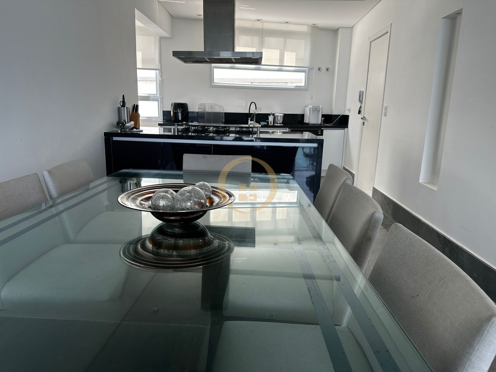Apartamento Frente ao Mar nas Pitangueiras, Guarujá - SP