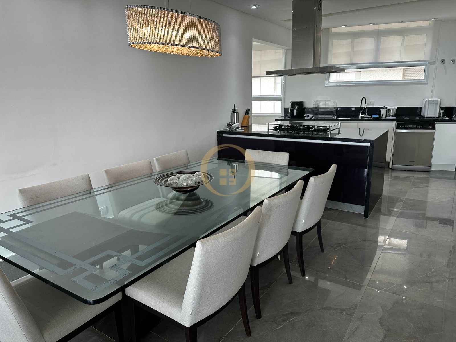 Apartamento Frente ao Mar nas Pitangueiras, Guarujá - SP