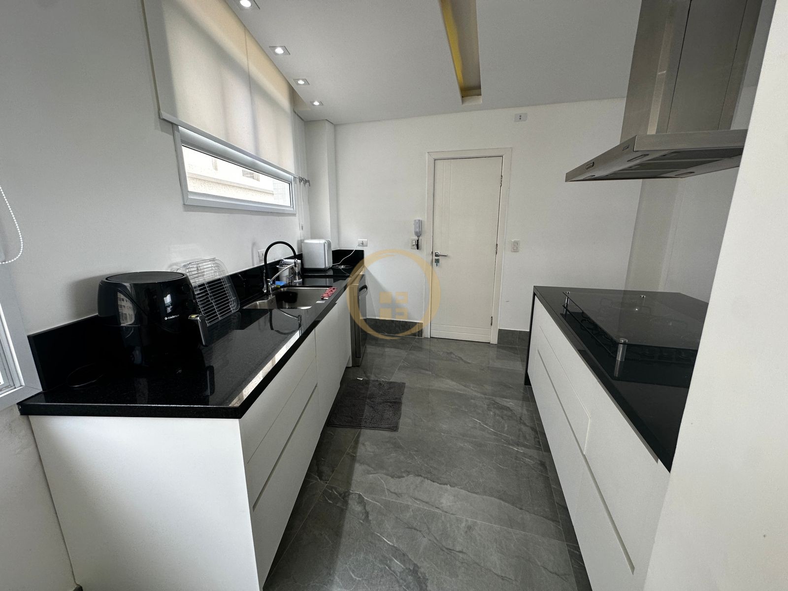 Apartamento Frente ao Mar nas Pitangueiras, Guarujá - SP