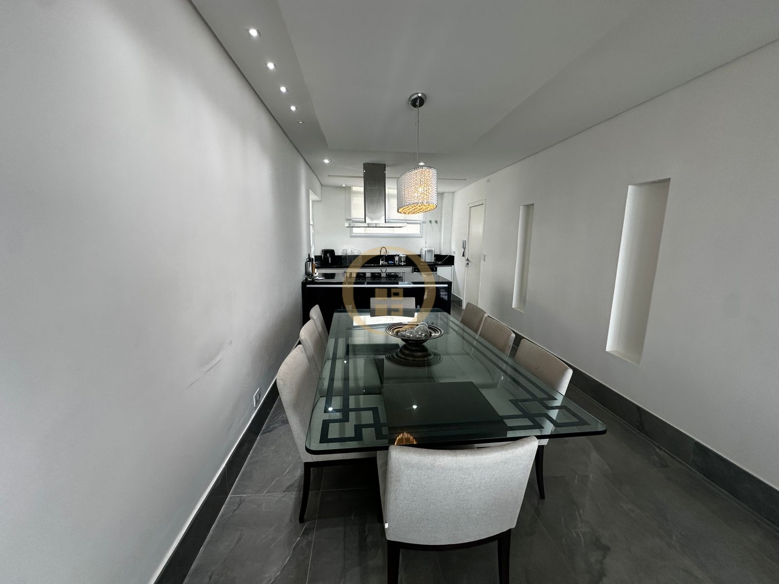 Apartamento Frente ao Mar nas Pitangueiras, Guarujá - SP