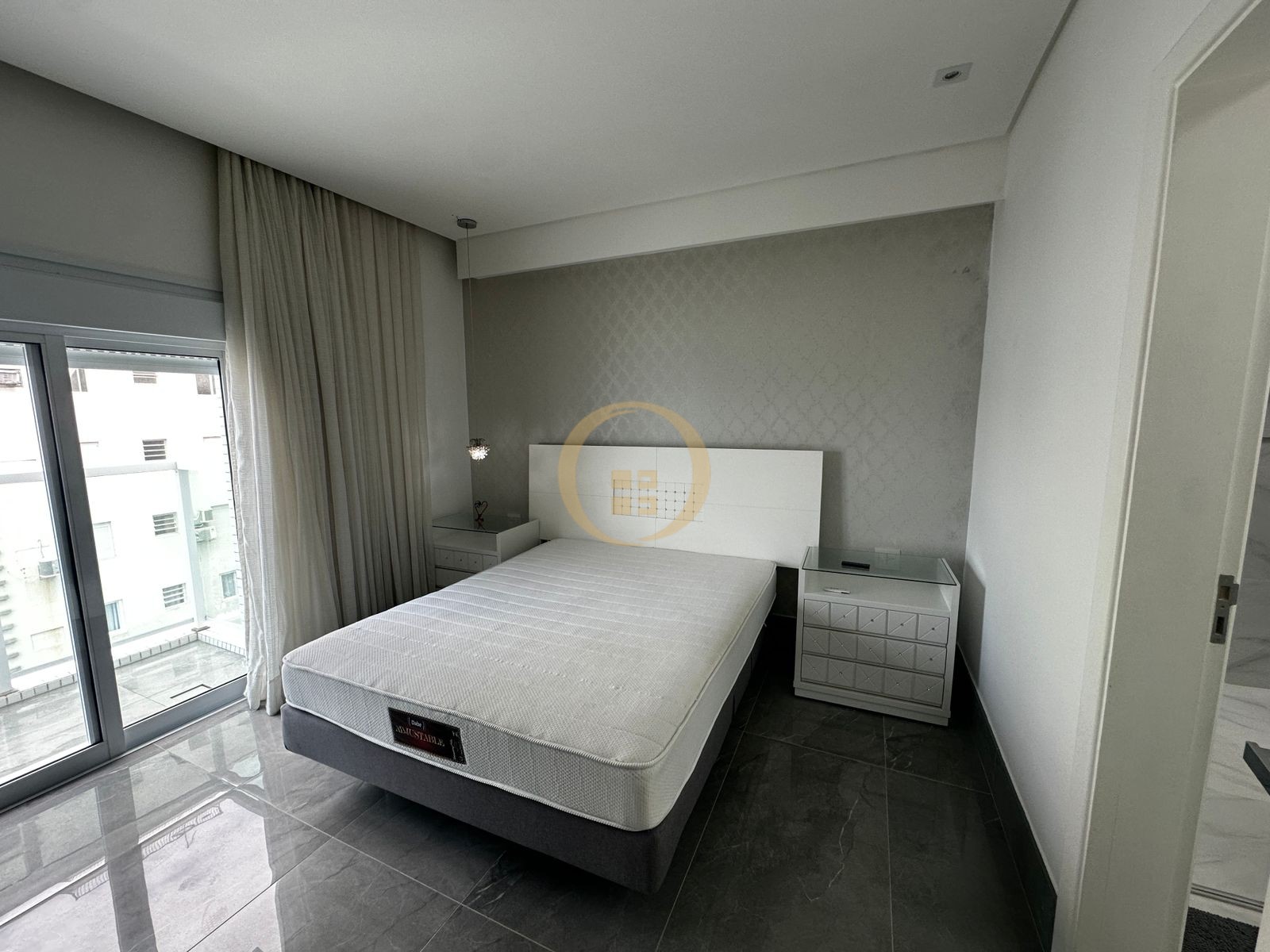 Apartamento Frente ao Mar nas Pitangueiras, Guarujá - SP