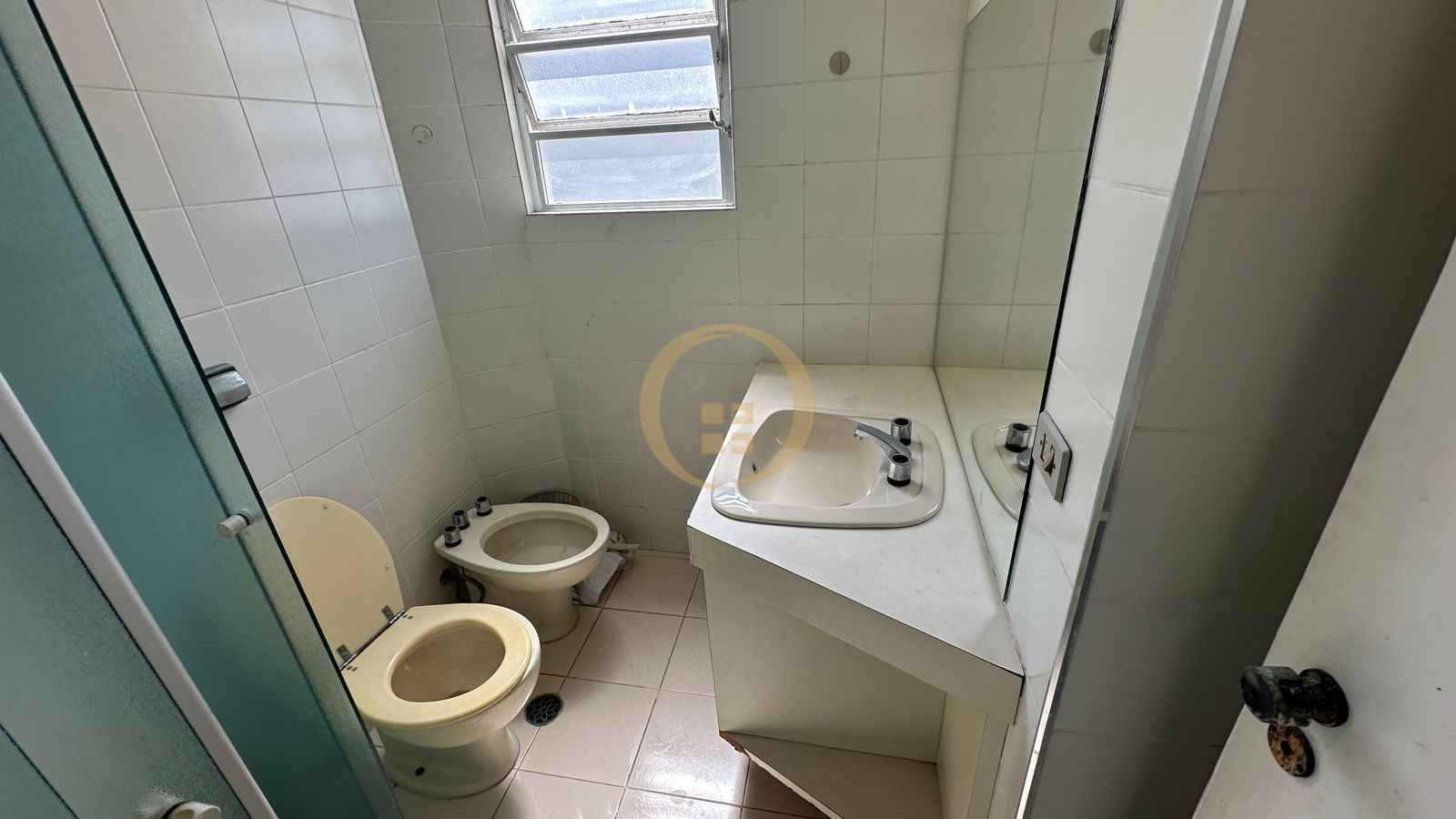 Apartamento Frente ao Mar nas Pitangueiras, Guarujá - SP