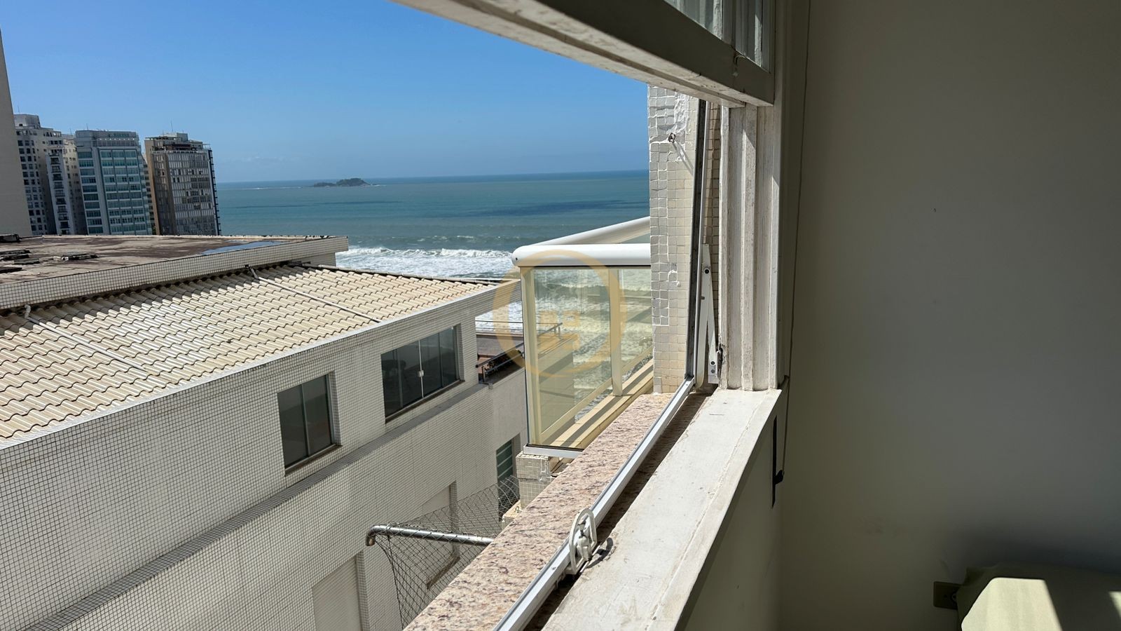 Apartamento Frente ao Mar-3-dormitorios-Pitangueiras