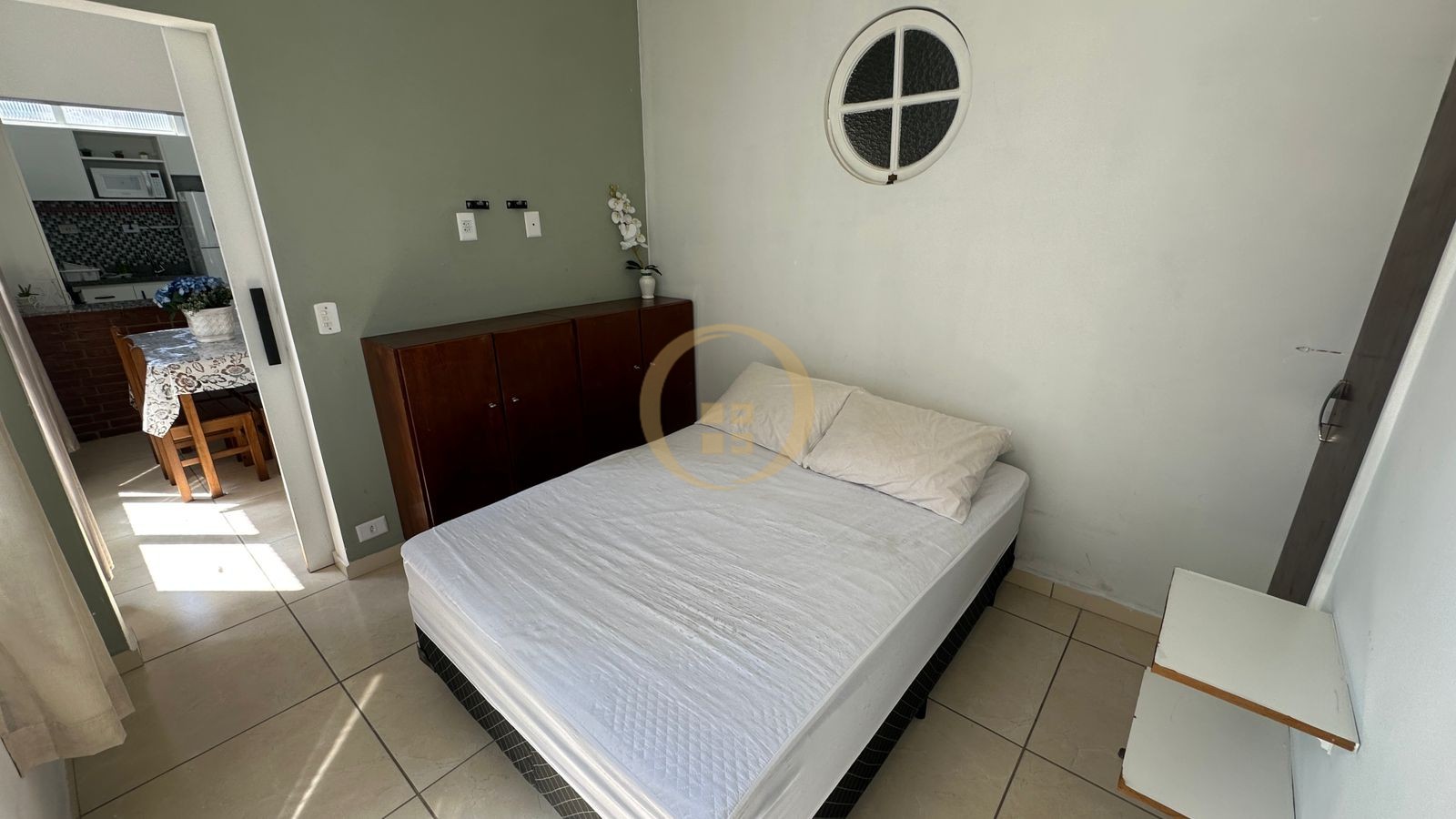 Apartamento na Praia das Pitangueiras, Guarujá - SP