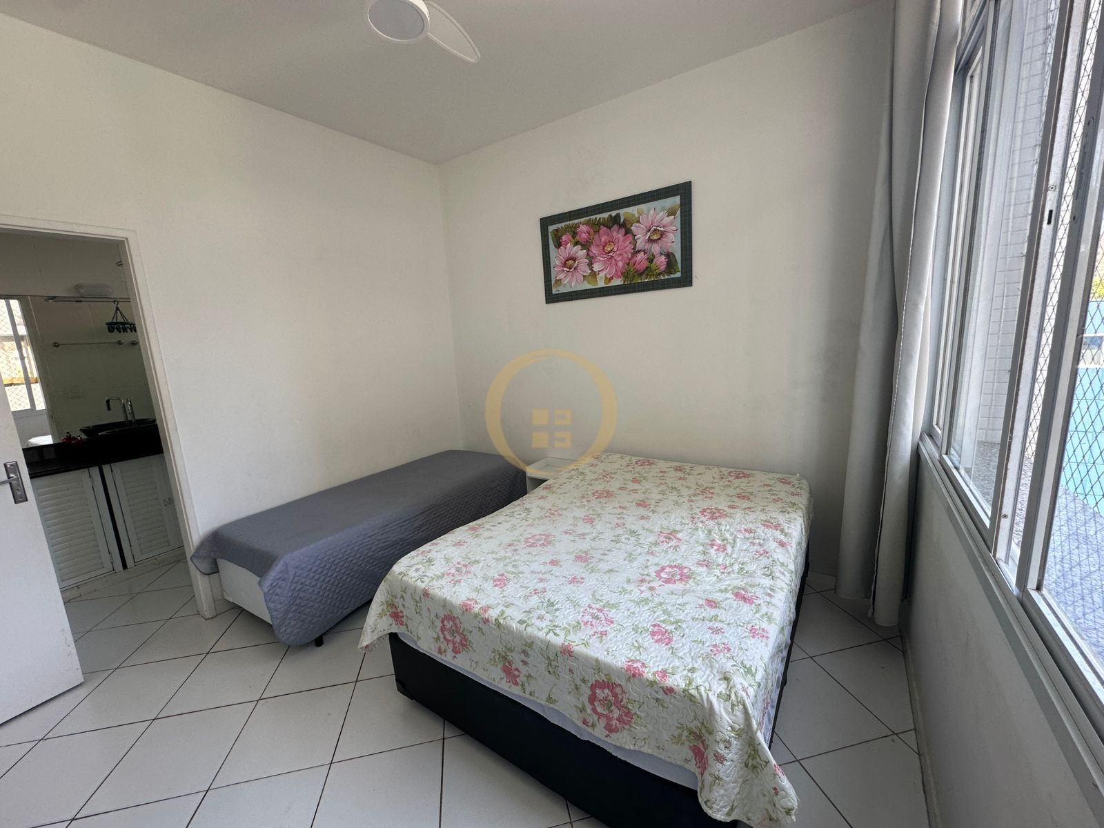 Apartamento na Praia das Pitangueiras, Guarujá - SP