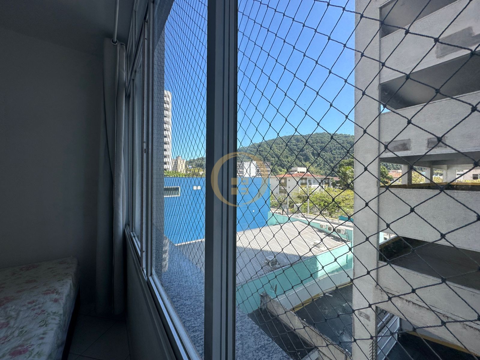 Apartamento na Praia das Pitangueiras, Guarujá - SP
