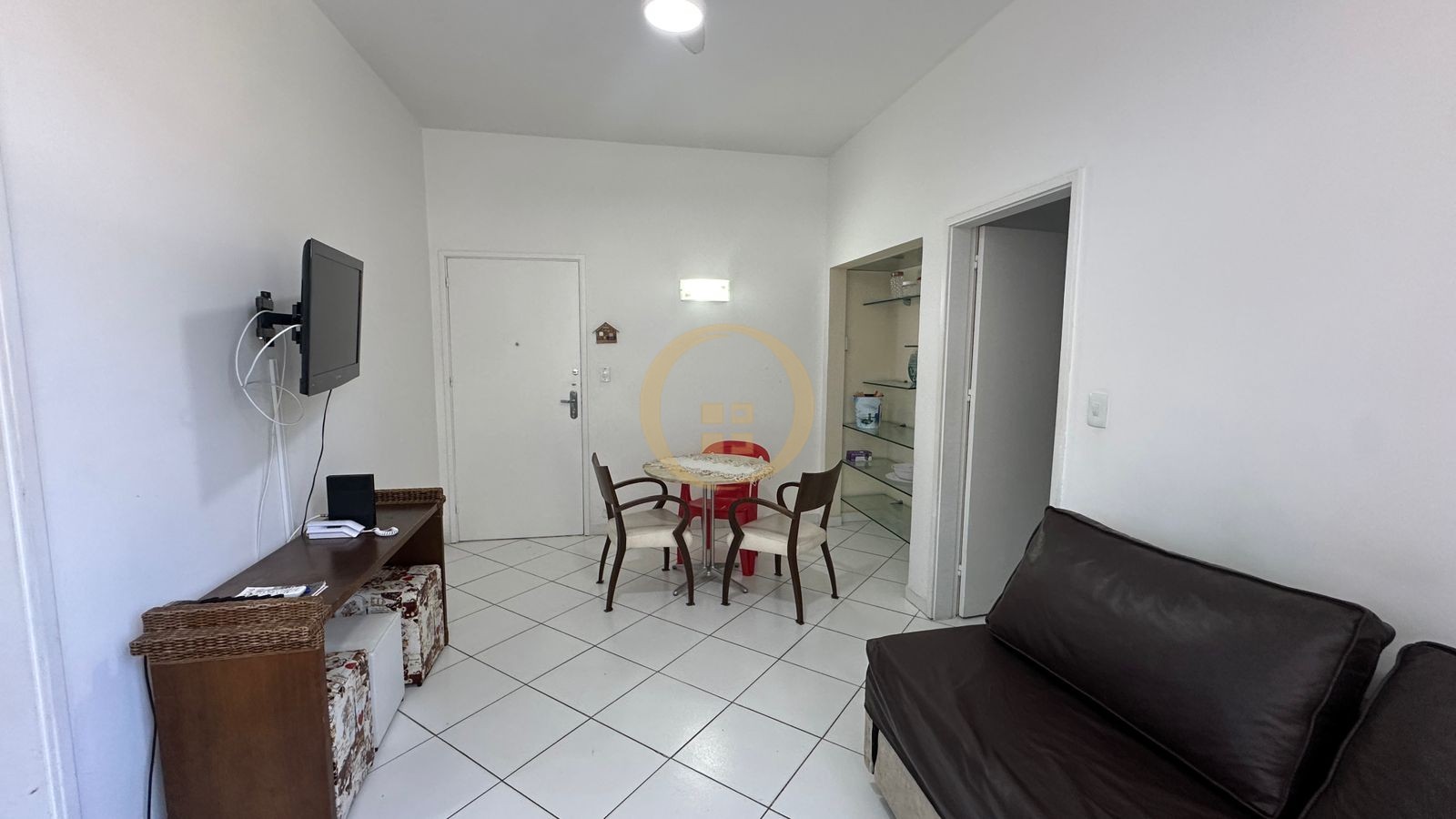 Apartamento na Praia das Pitangueiras, Guarujá - SP