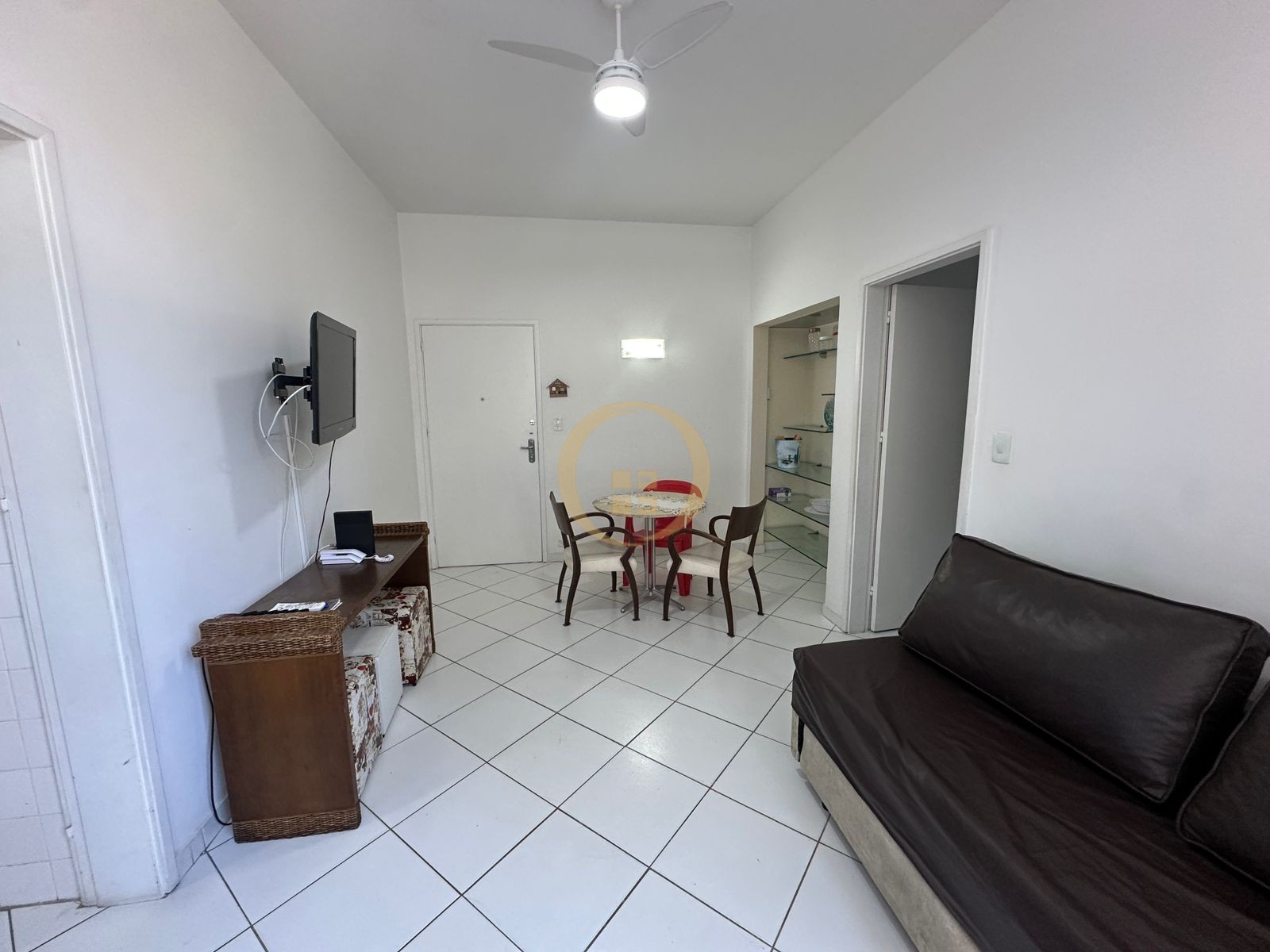 Apartamento na Praia das Pitangueiras, Guarujá - SP