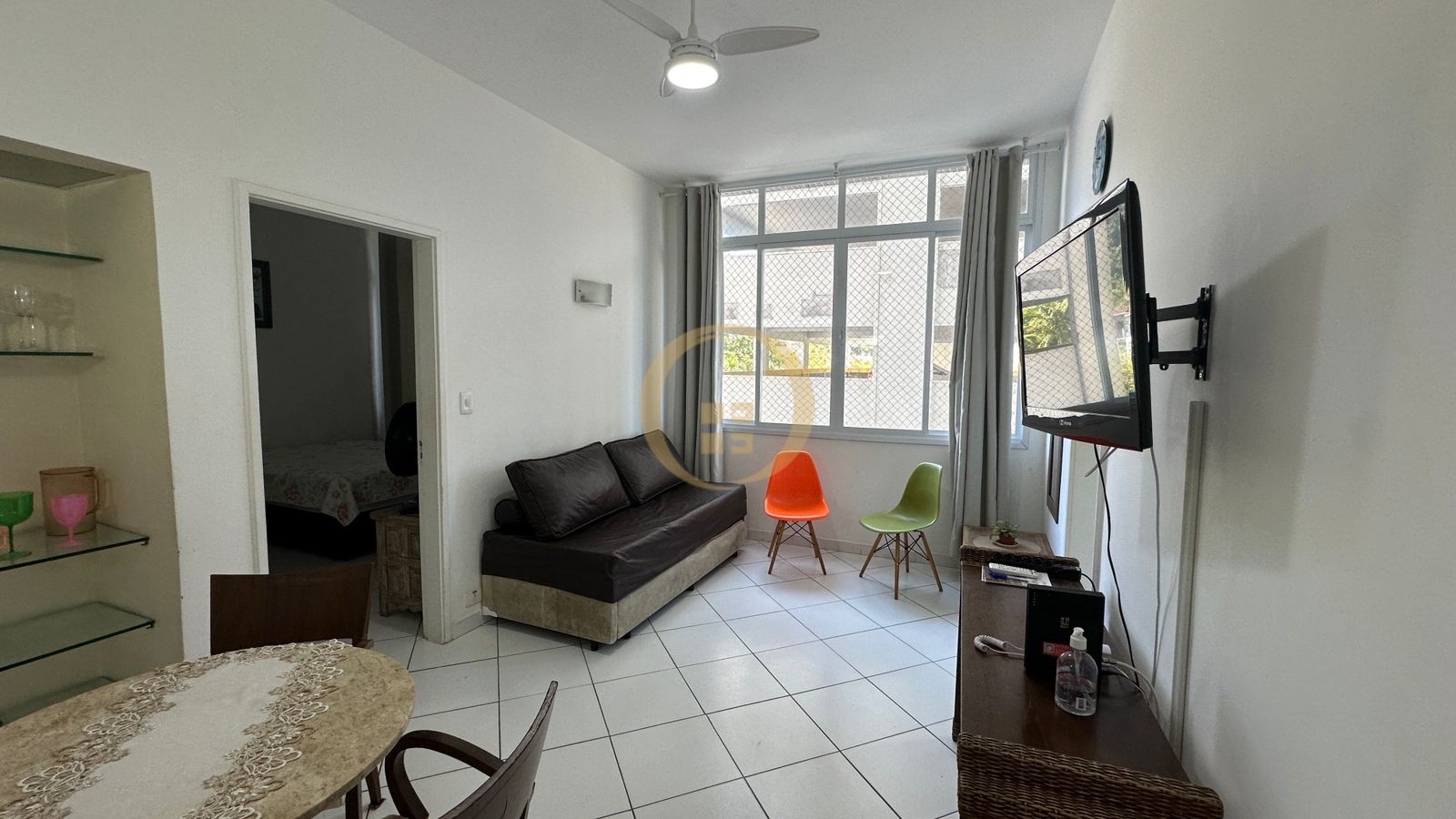 Apartamento na Praia das Pitangueiras, Guarujá - SP