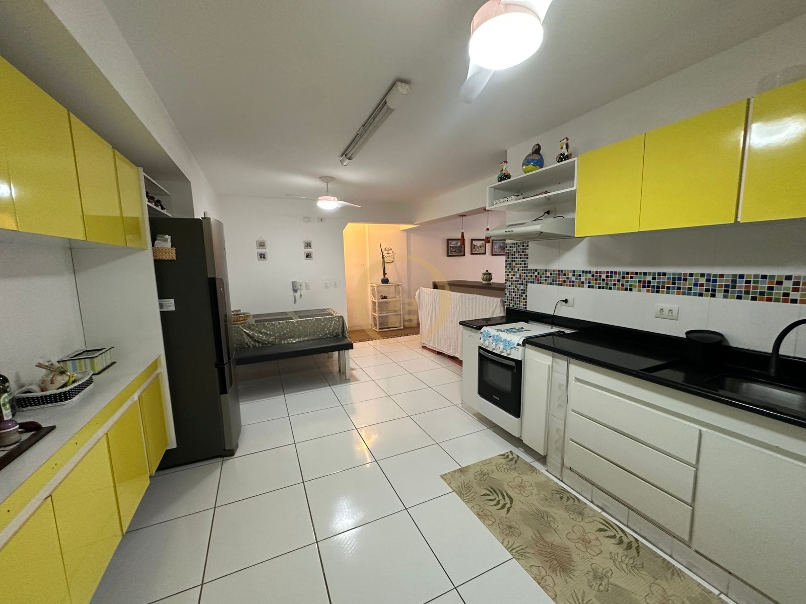 Apartamento na Praia das Pitangueiras, Guarujá - SP