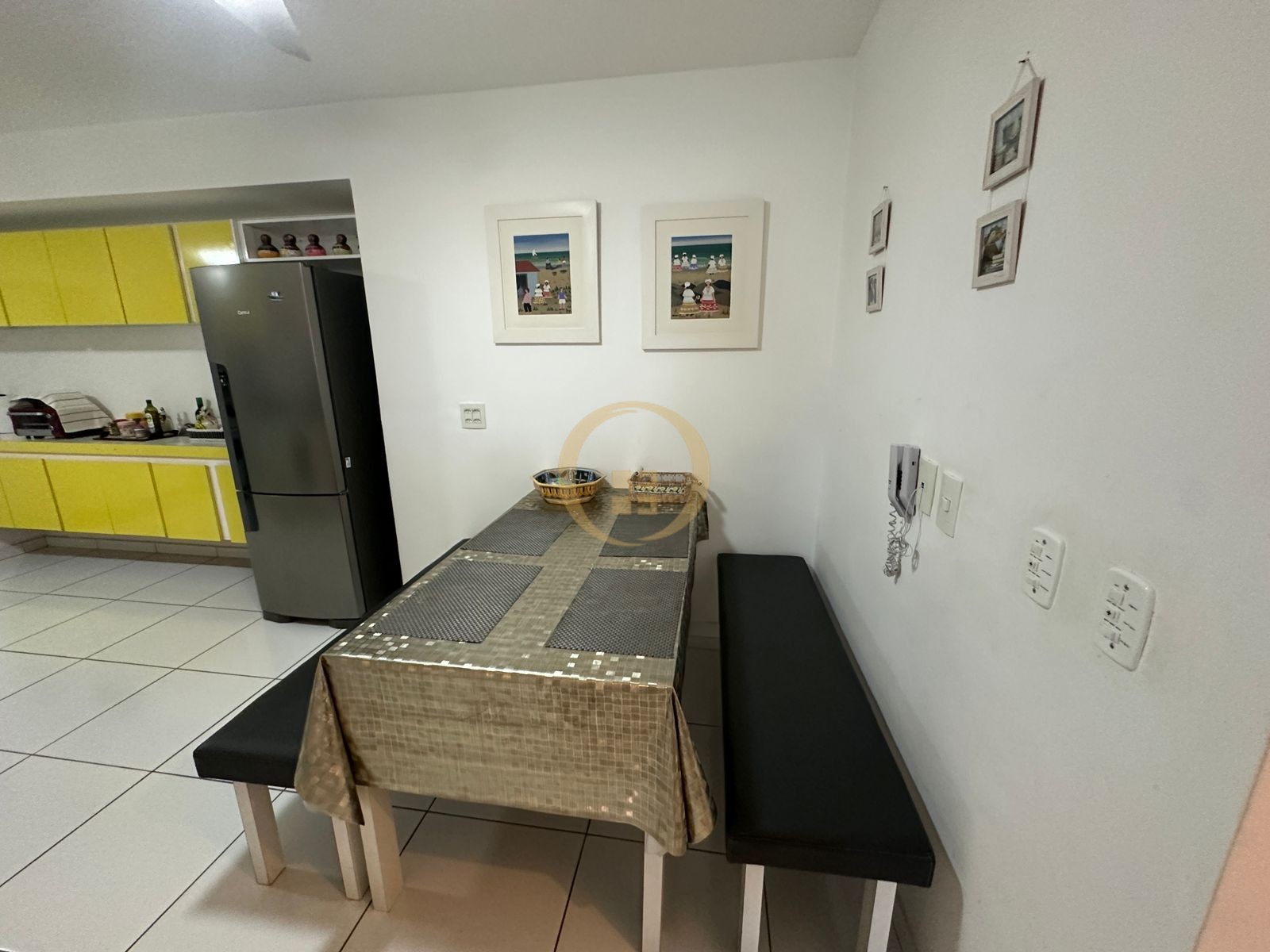 Apartamento na Praia das Pitangueiras, Guarujá - SP