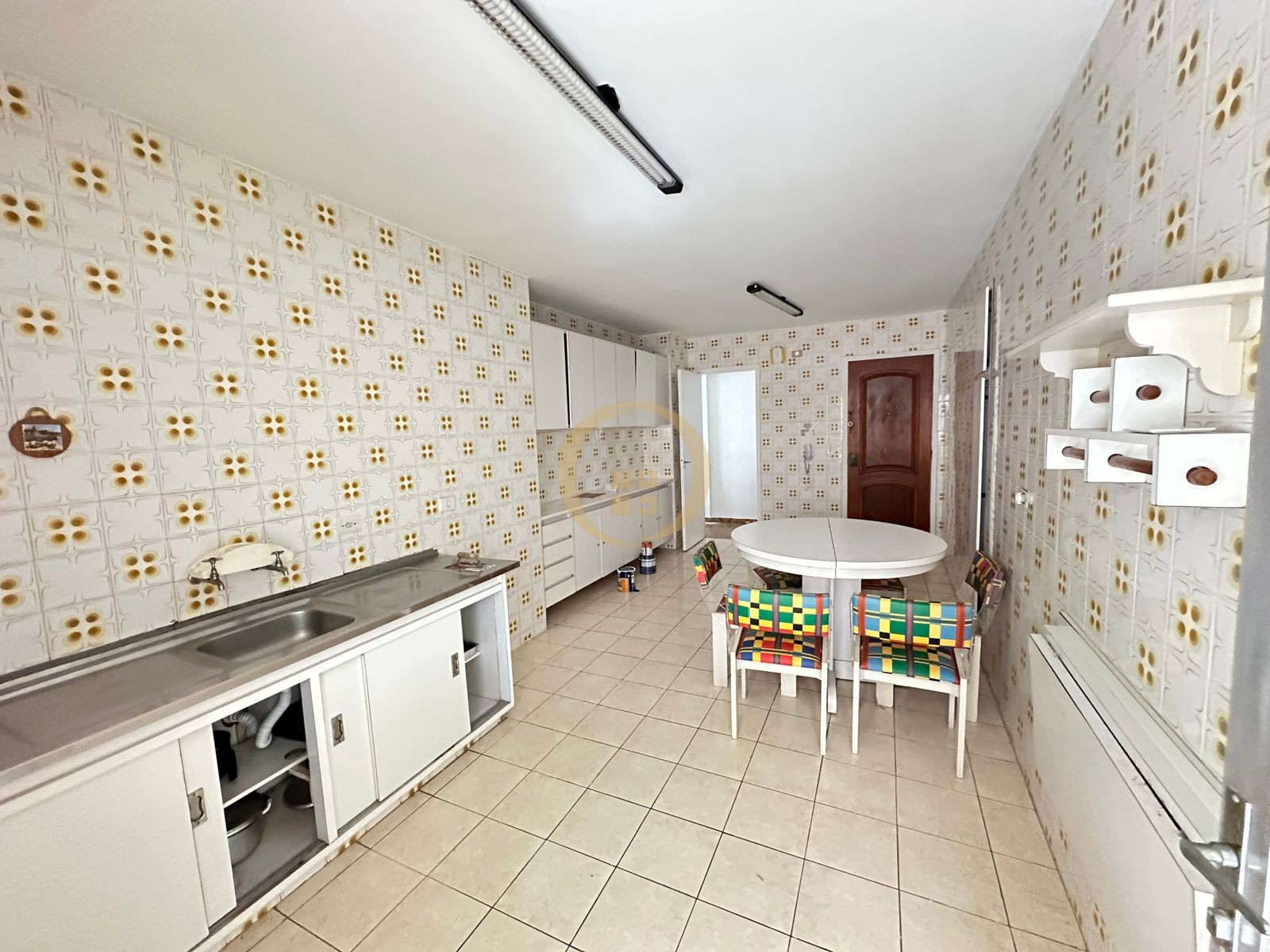 Apartamento na Praia das Pitangueiras, Guarujá - SP