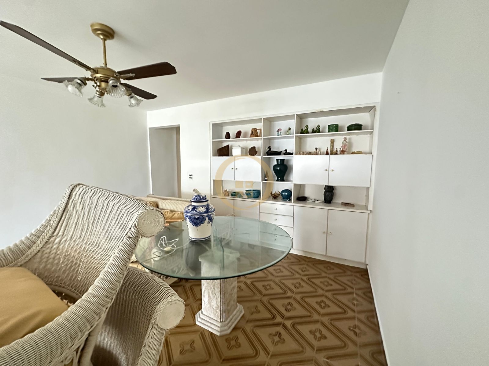 Apartamento na Praia das Pitangueiras, Guarujá - SP