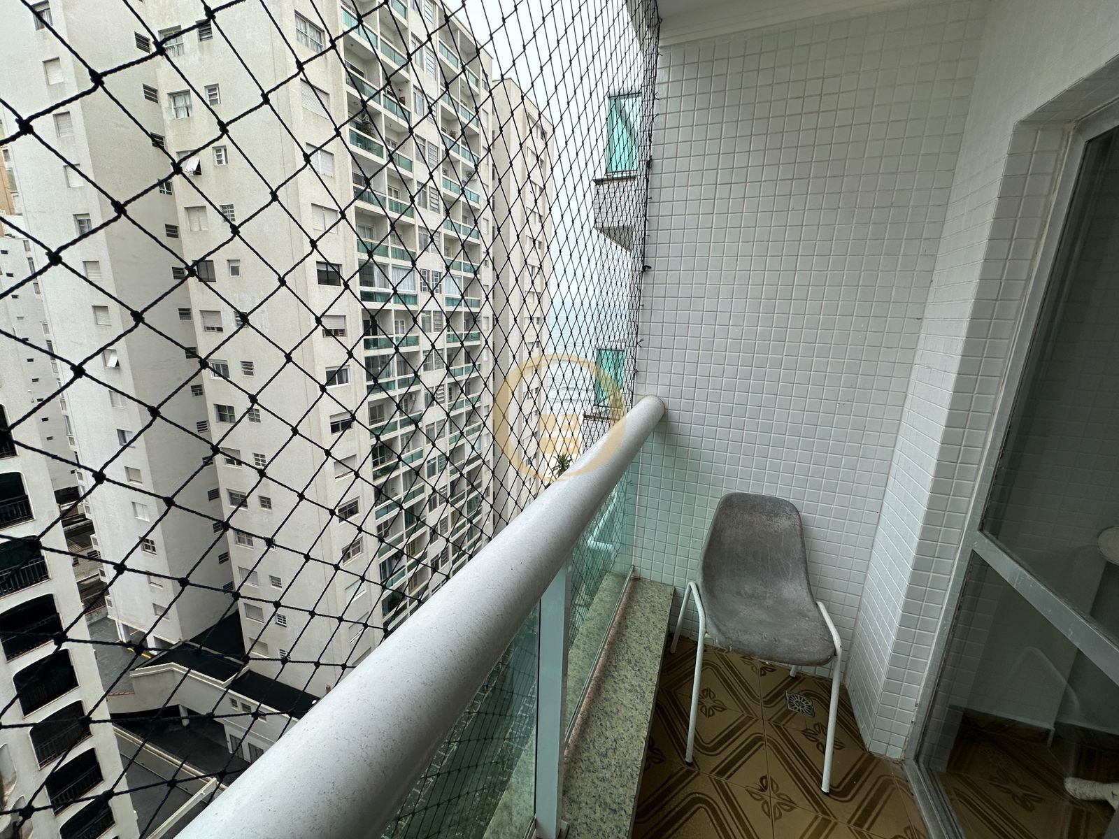 Apartamento na Praia das Pitangueiras, Guarujá - SP