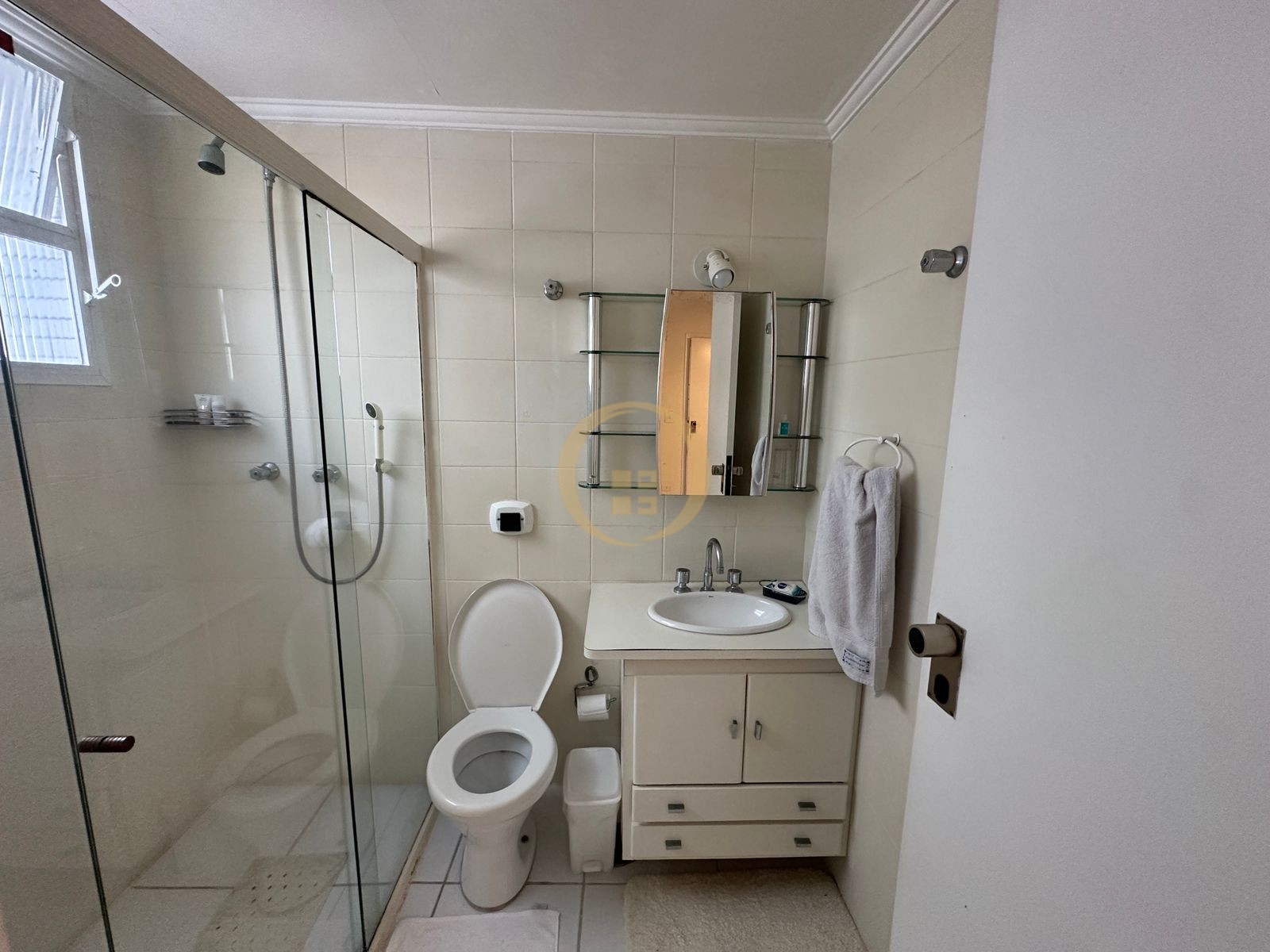 Apartamento na Praia das Pitangueiras, Guarujá - SP