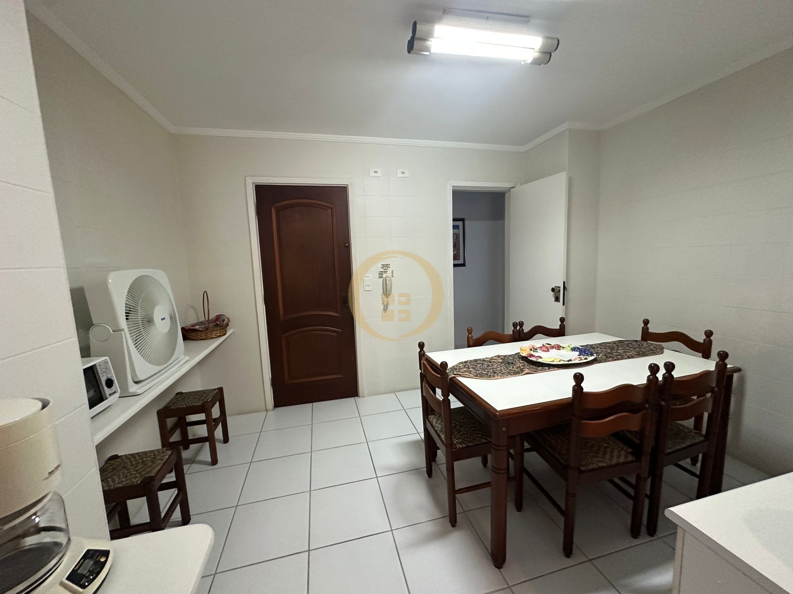 Apartamento na Praia das Pitangueiras, Guarujá - SP