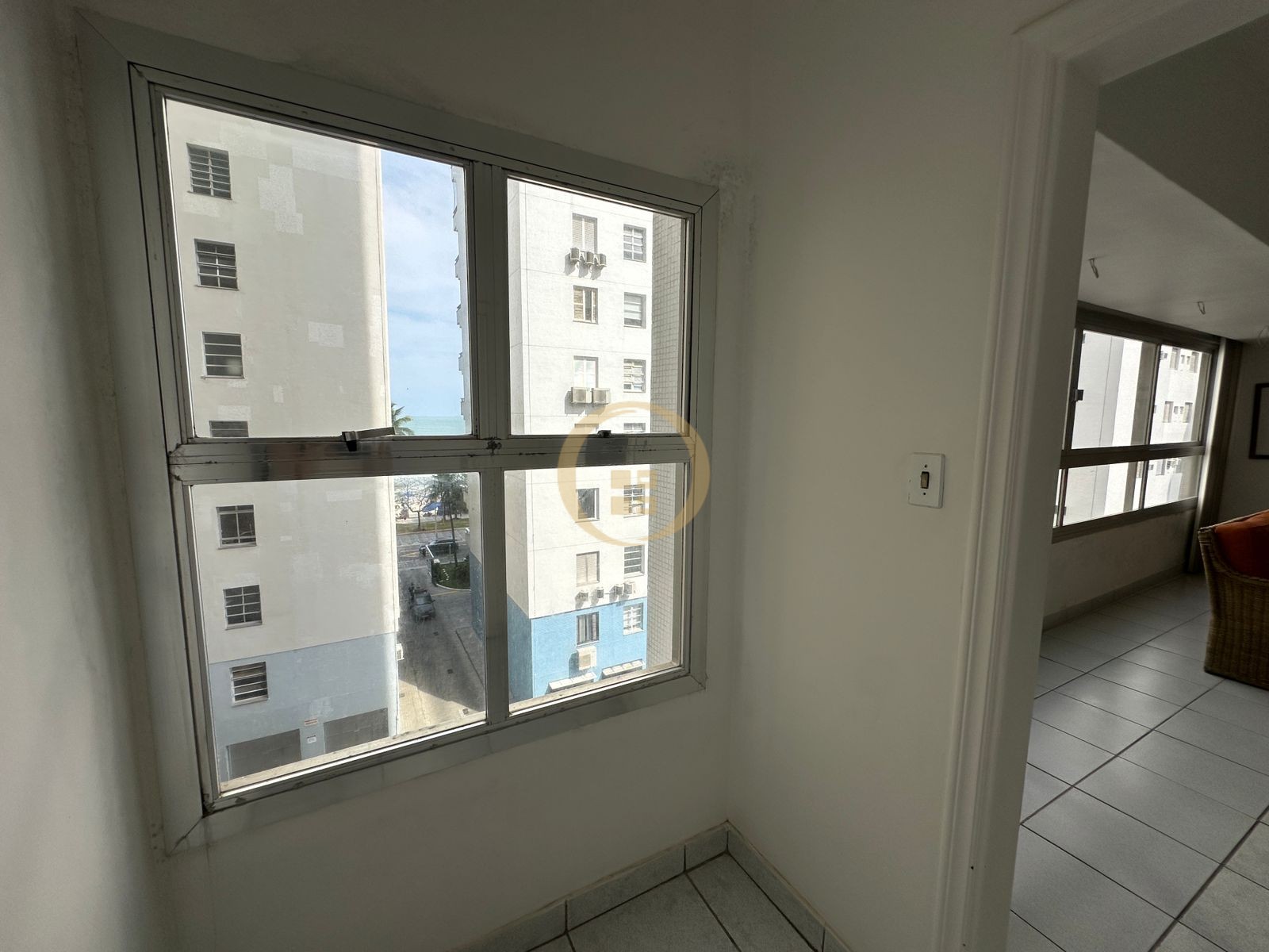Apartamento na Praia das Pitangueiras, Guarujá - SP