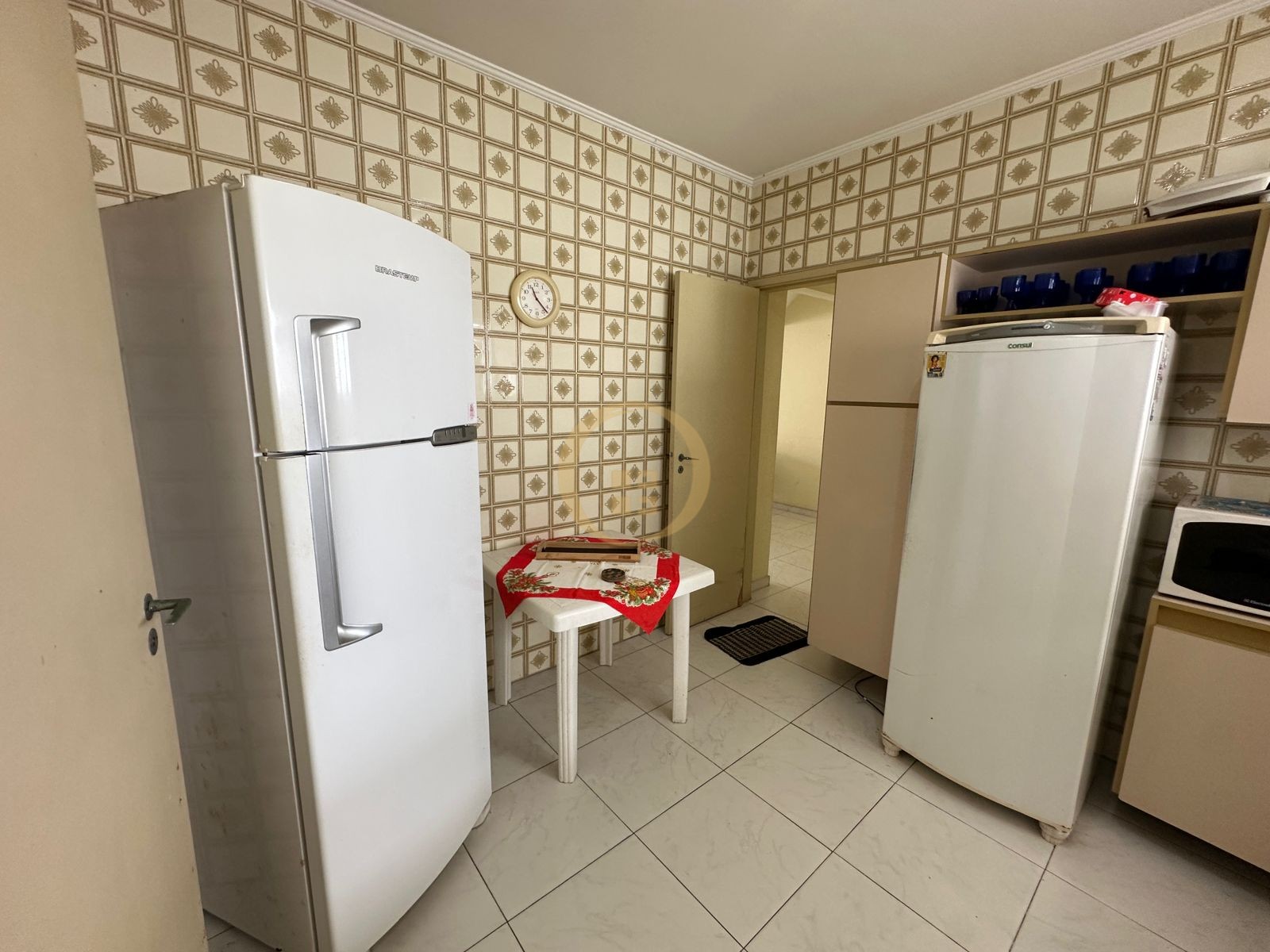 Apartamento na Praia das Pitangueiras, Guarujá - SP