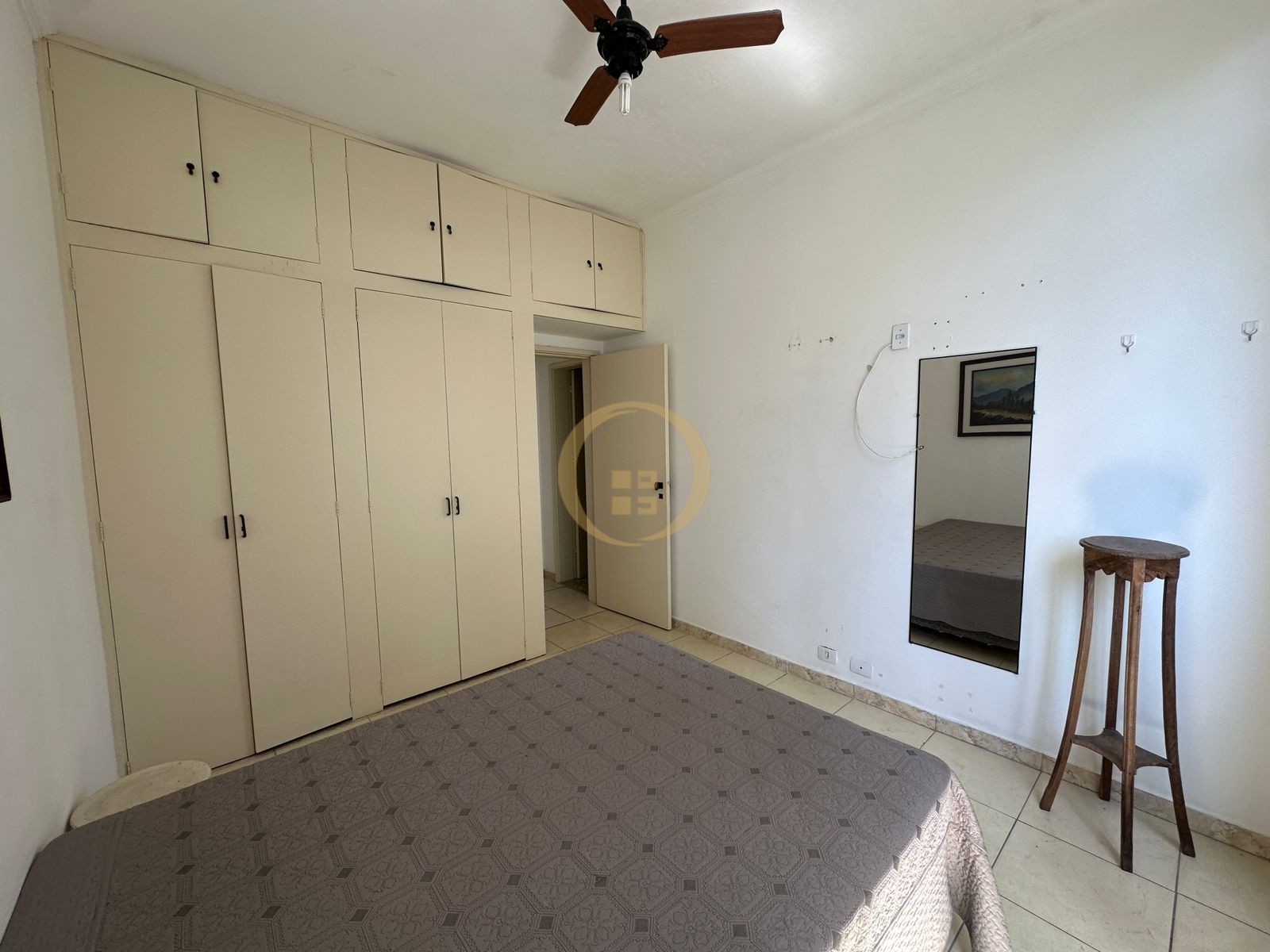 Apartamento na Praia das Pitangueiras, Guarujá - SP