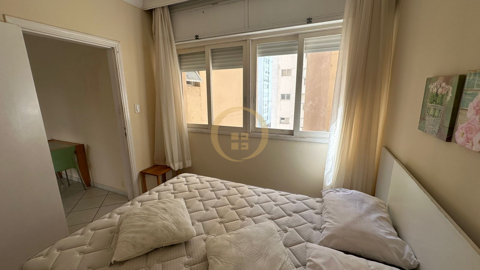 Apartamento na Praia das Pitangueiras, Guarujá - SP