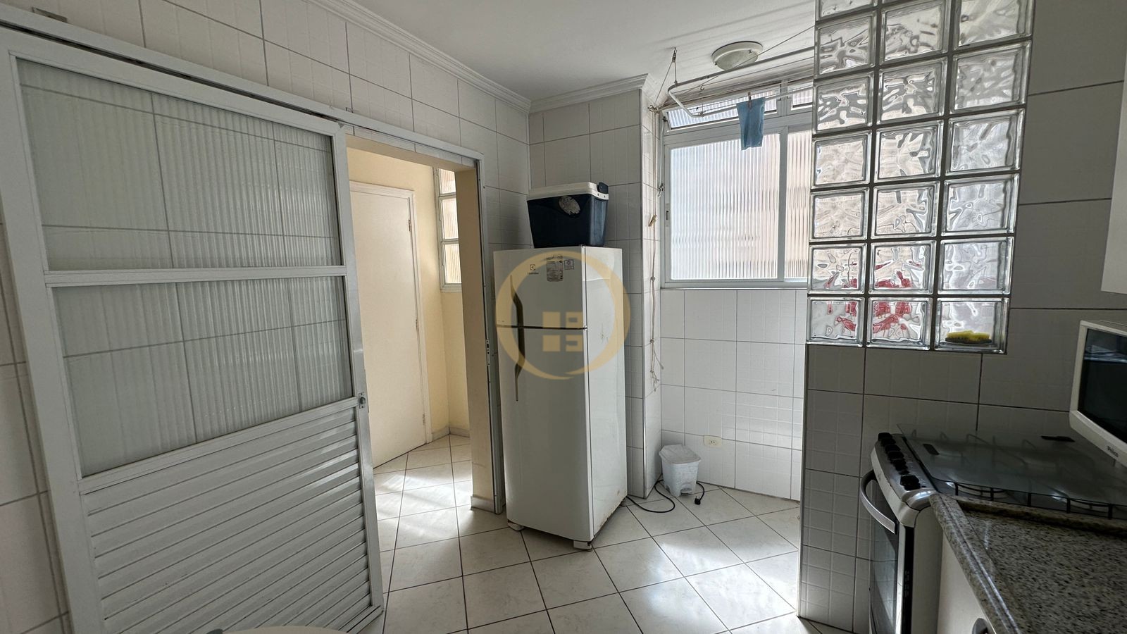 Apartamento na Praia das Pitangueiras, Guarujá - SP