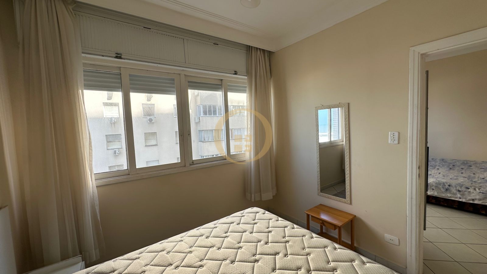 Apartamento na Praia das Pitangueiras, Guarujá - SP