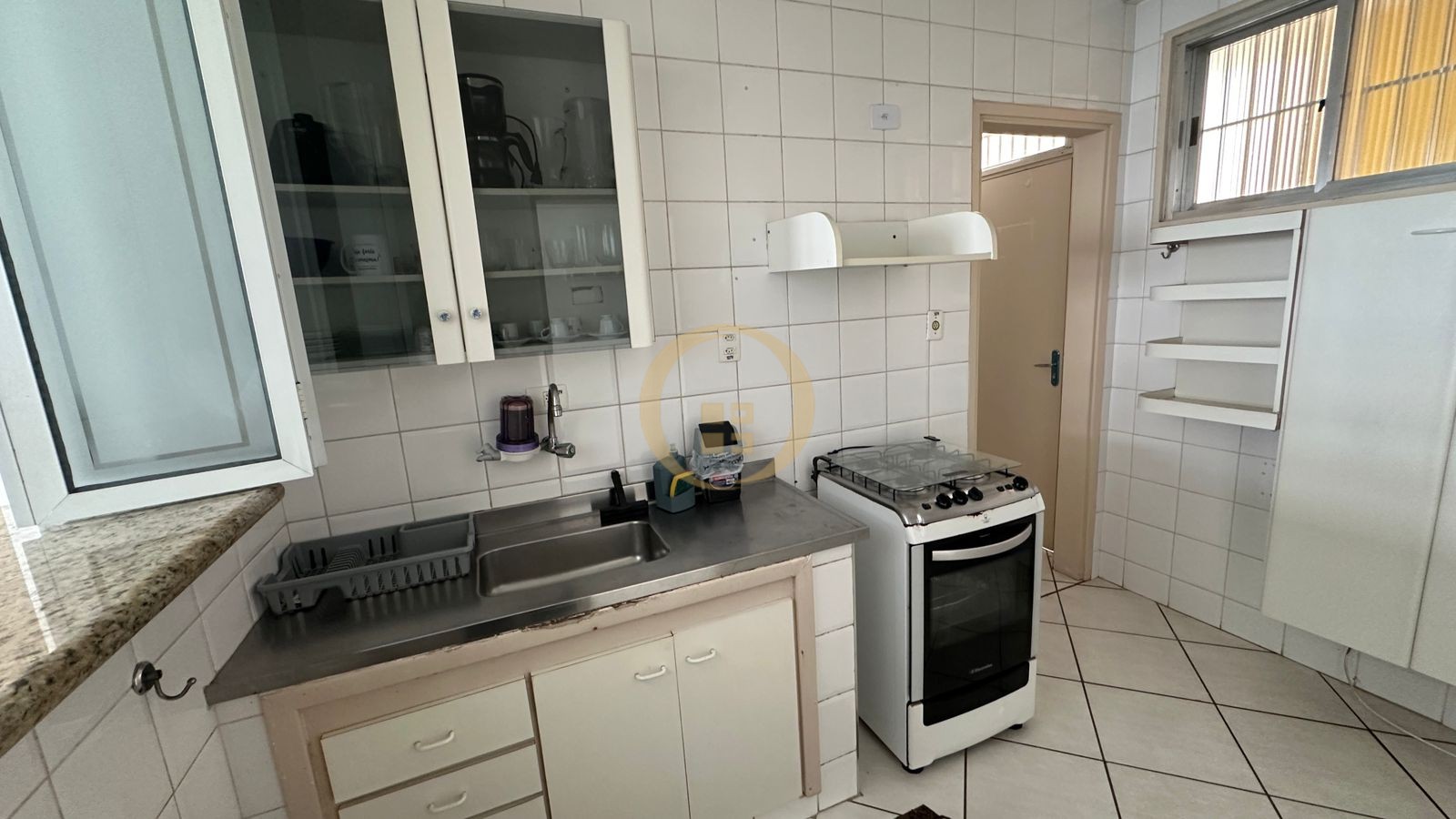 Apartamento na Praia das Pitangueiras, Guarujá - SP